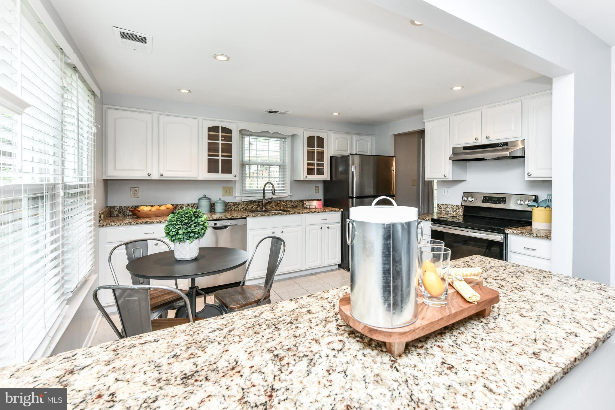 KINGSTON CHASE - Residential