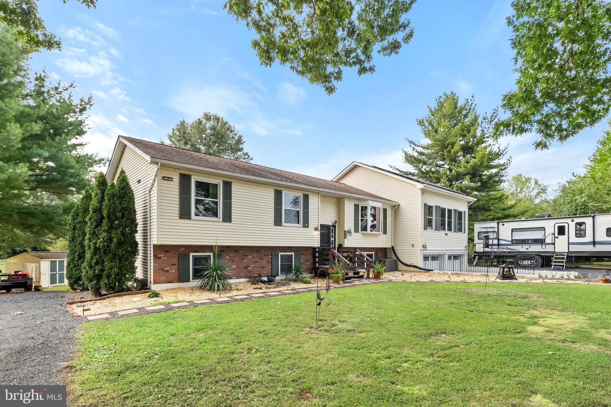 8908 JENNINGS LANE