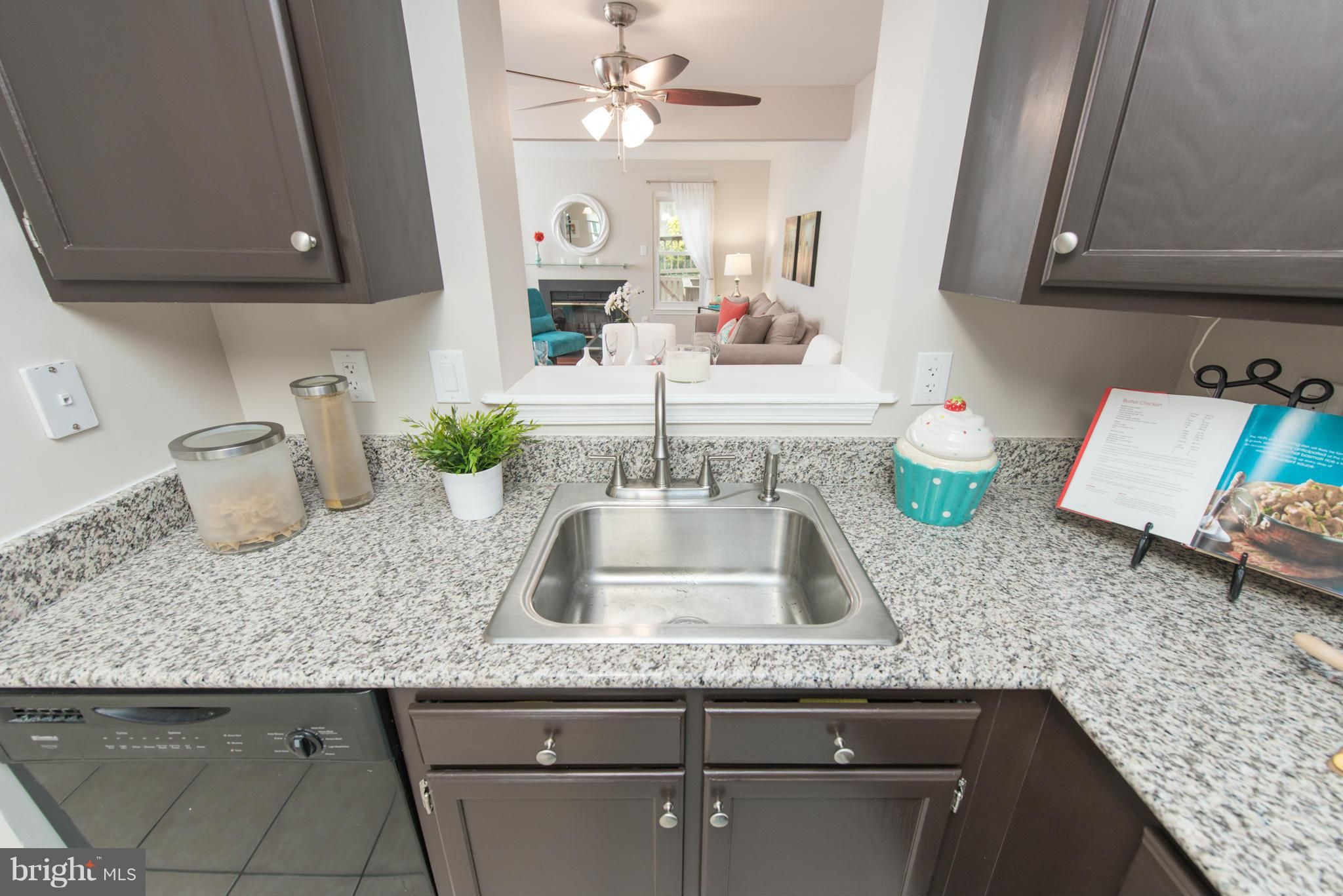 RIVERCHASE - Residential