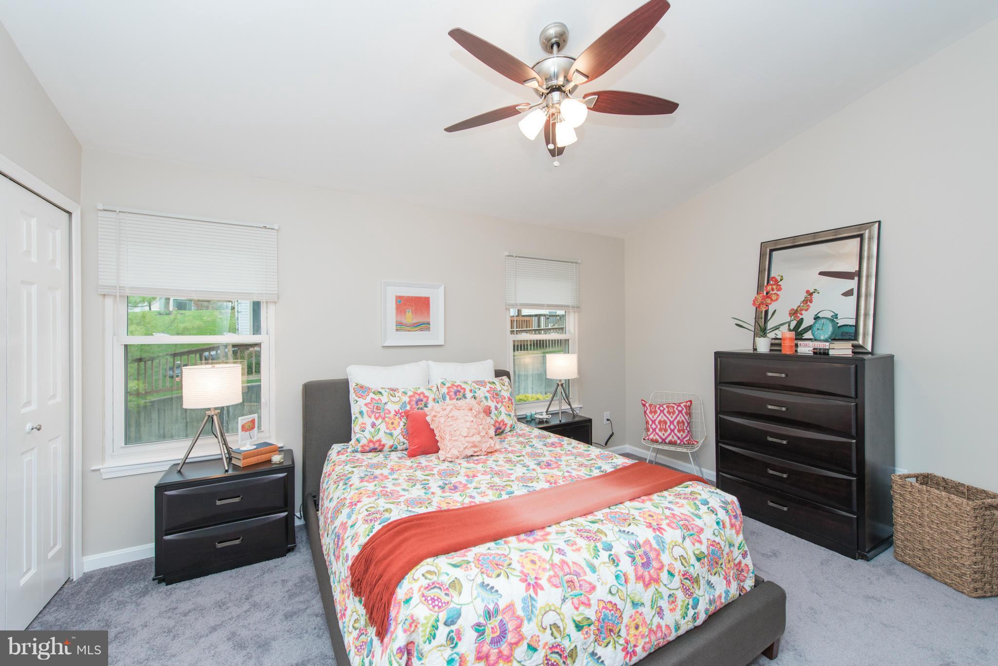 RIVERCHASE - Residential