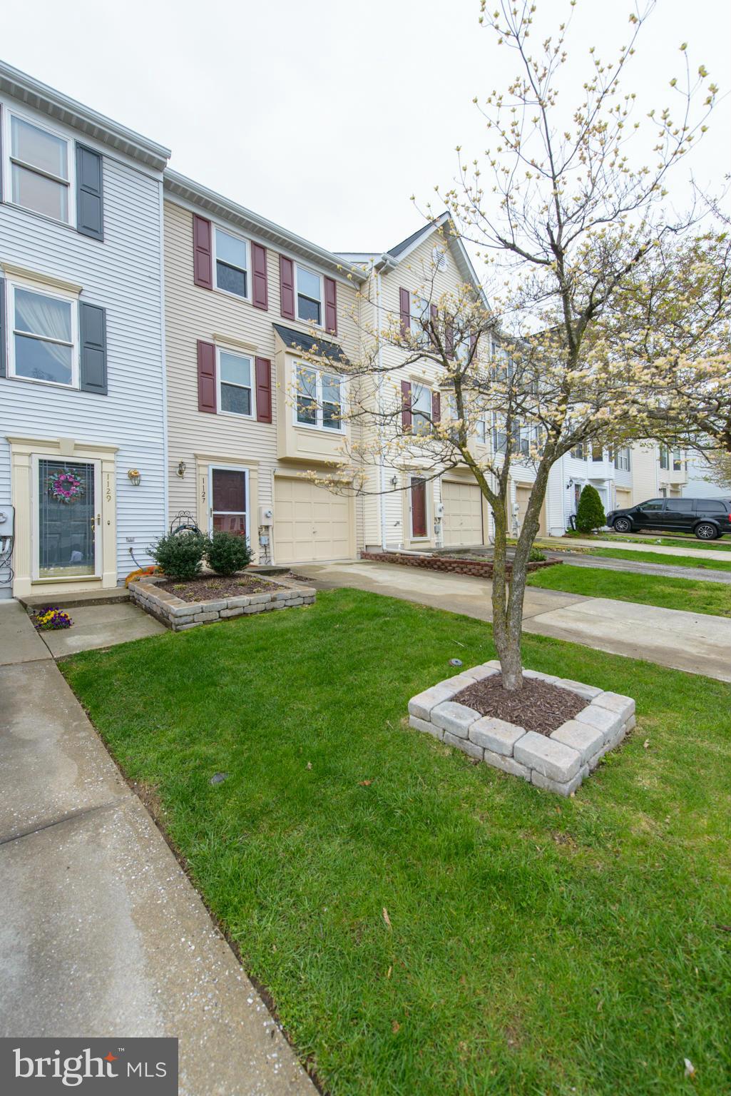 RIVERCHASE - Residential