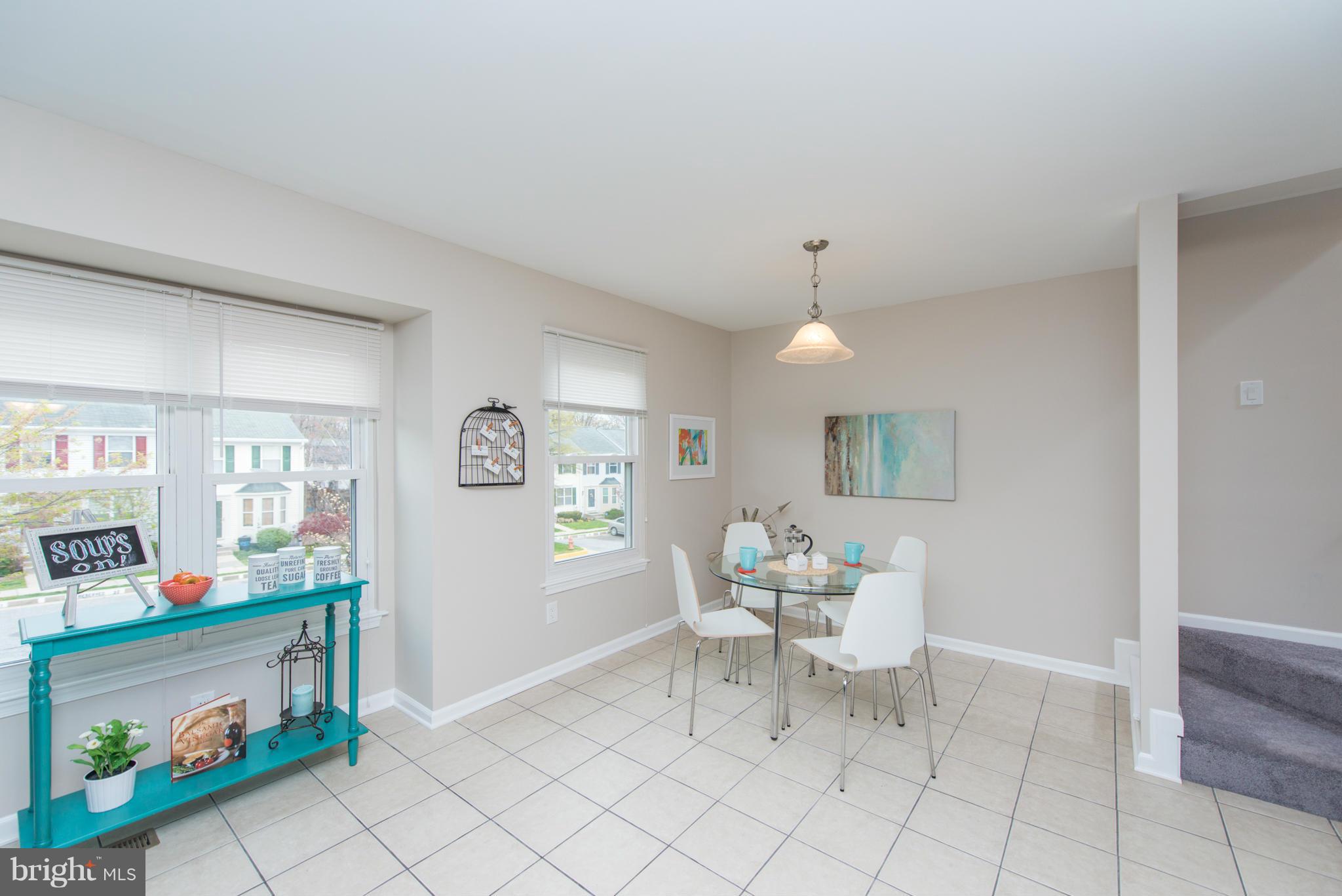 RIVERCHASE - Residential