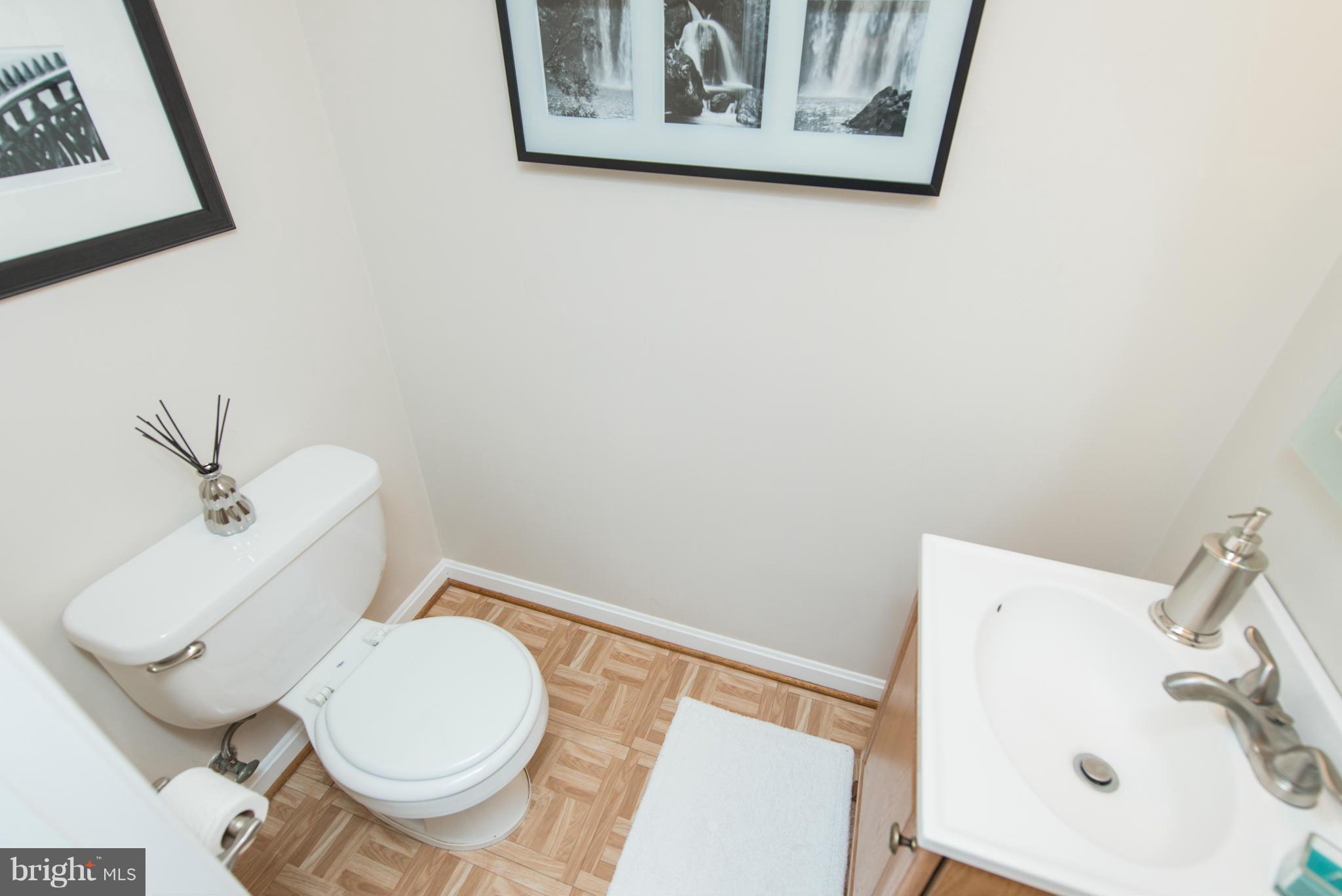 RIVERCHASE - Residential