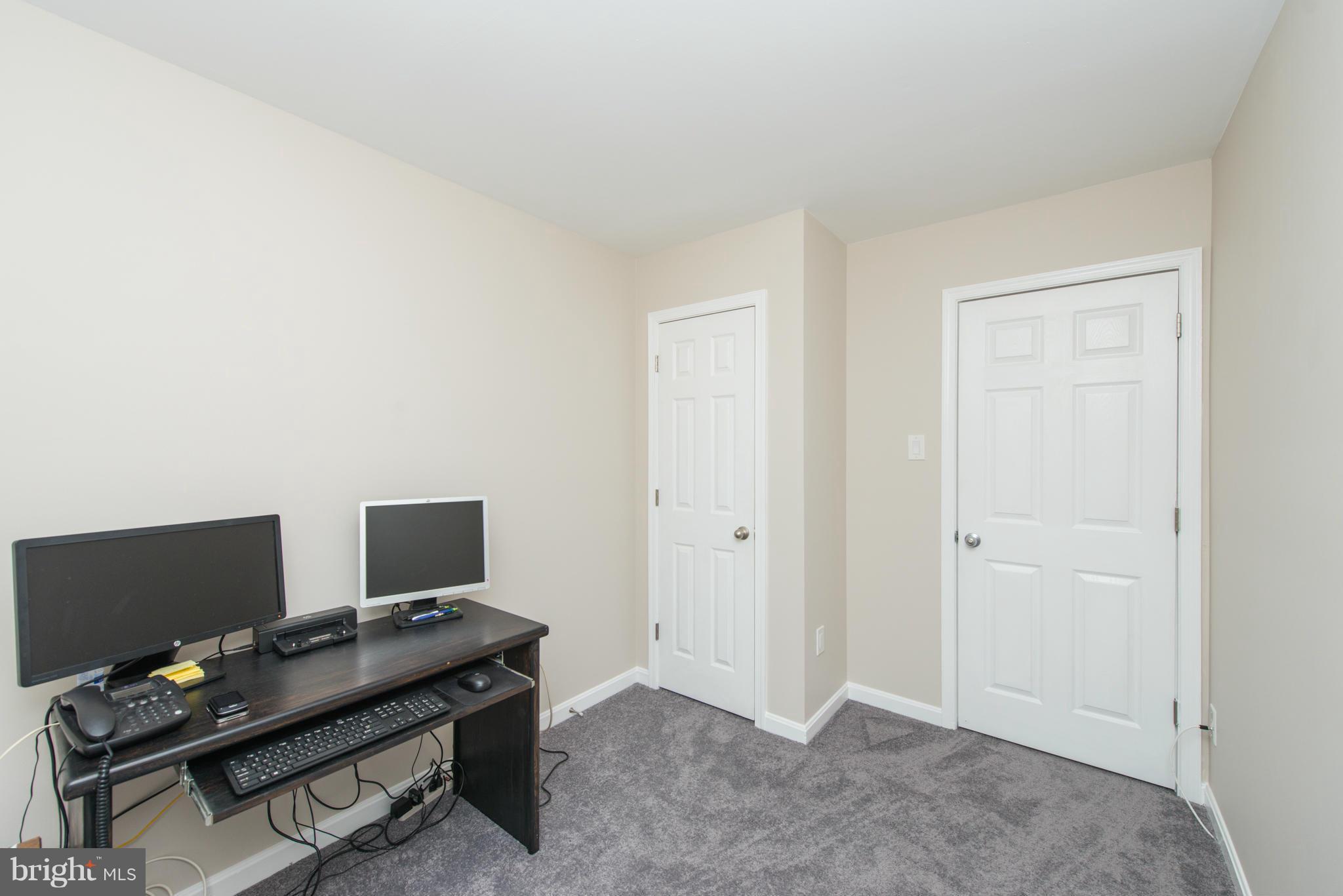 RIVERCHASE - Residential