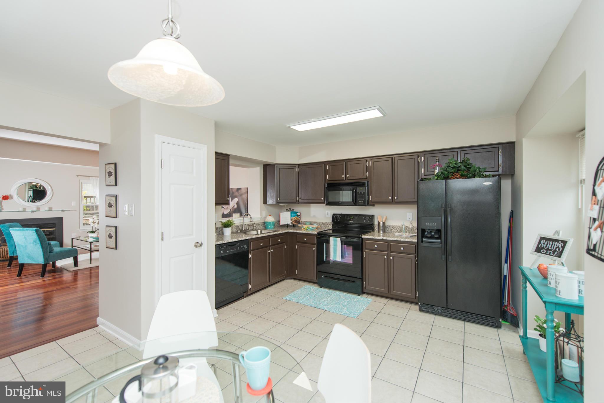 RIVERCHASE - Residential