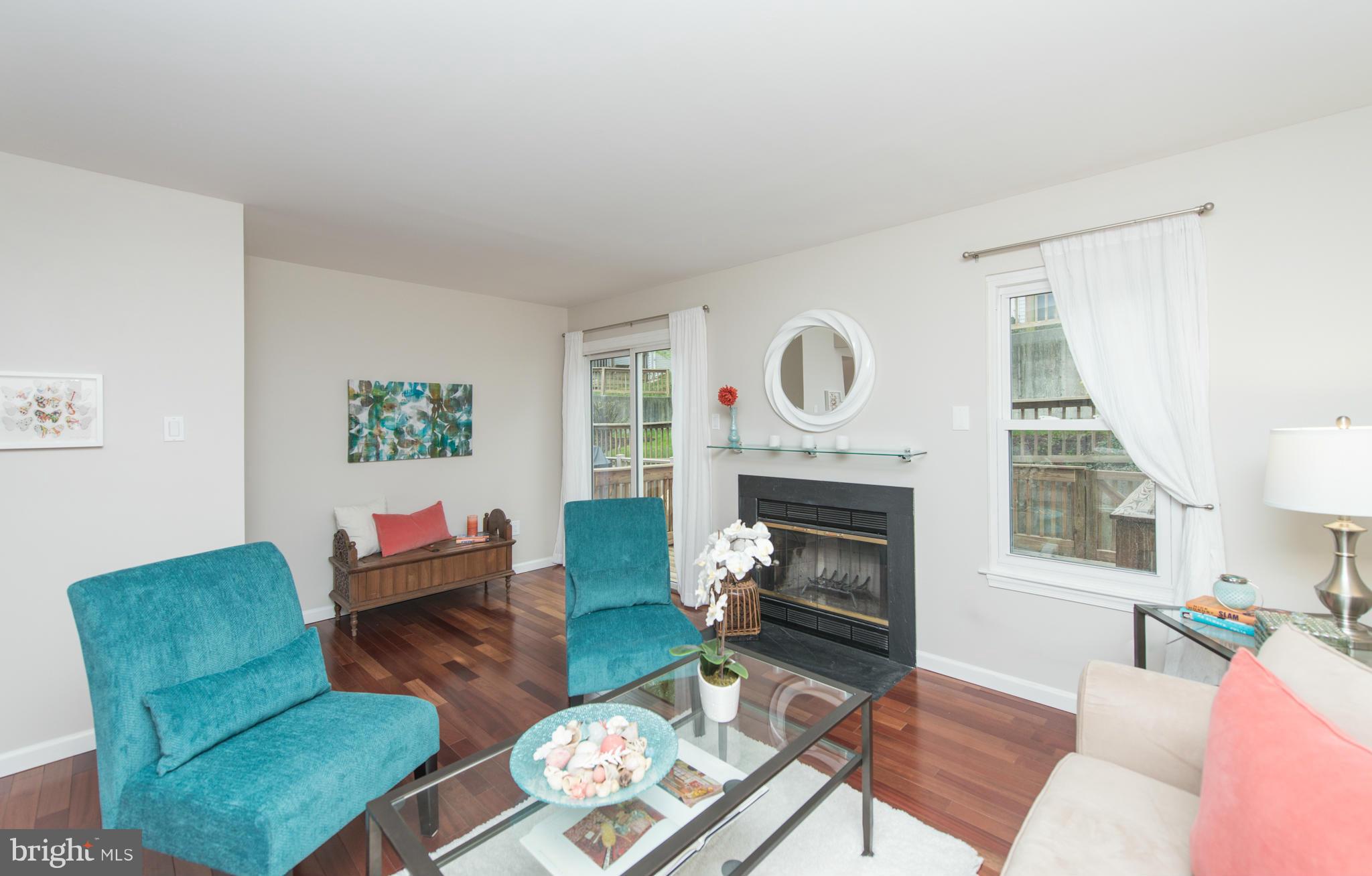 RIVERCHASE - Residential