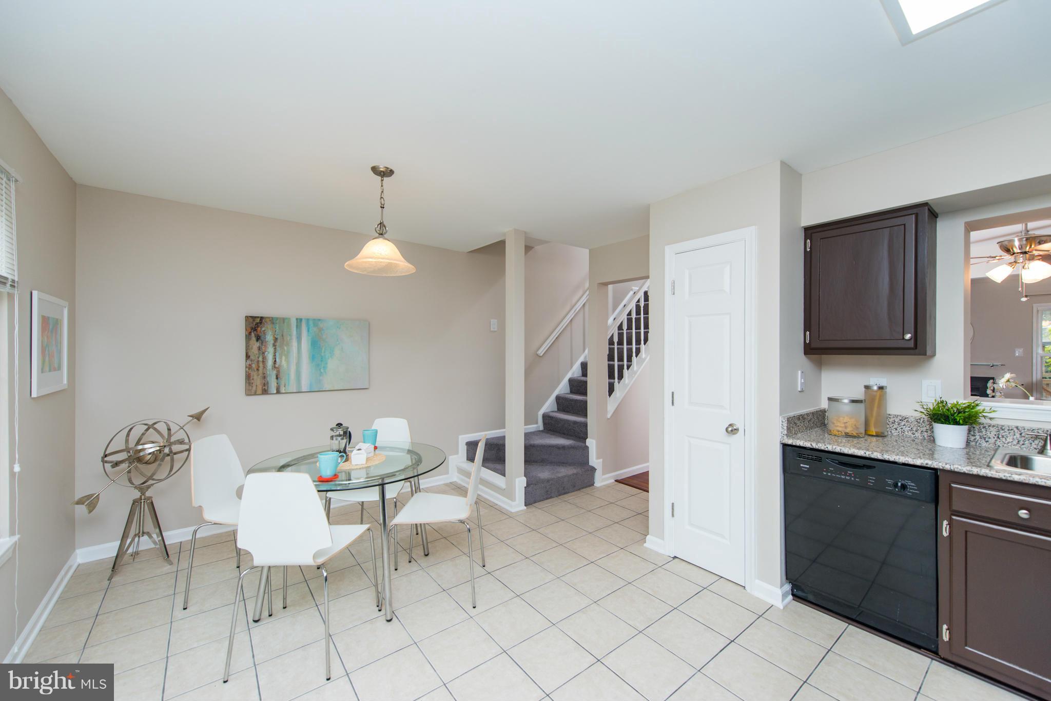 RIVERCHASE - Residential