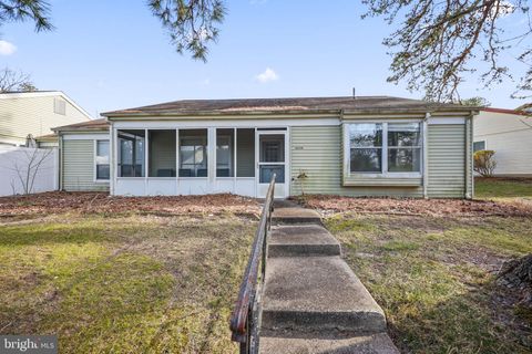 Townhouse For Sale - 823 Liverpool Circle<br/> MANCHESTER TOWNSHIP, NJ 08759