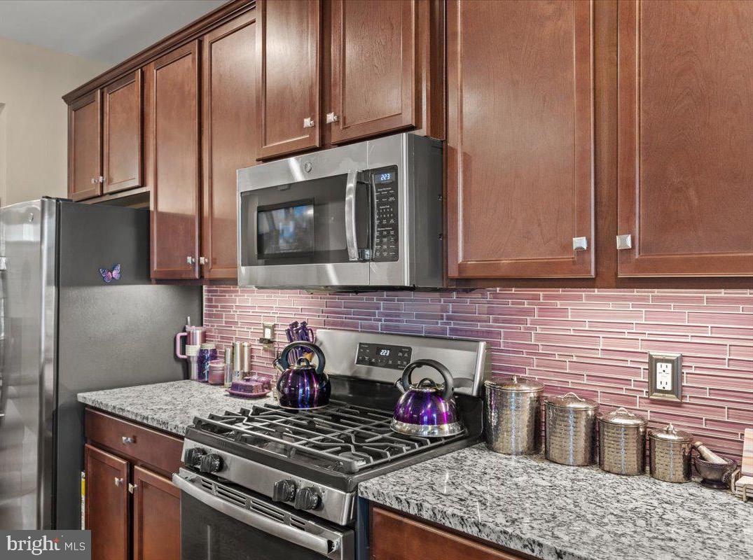 POTOMAC SHORES - Residential