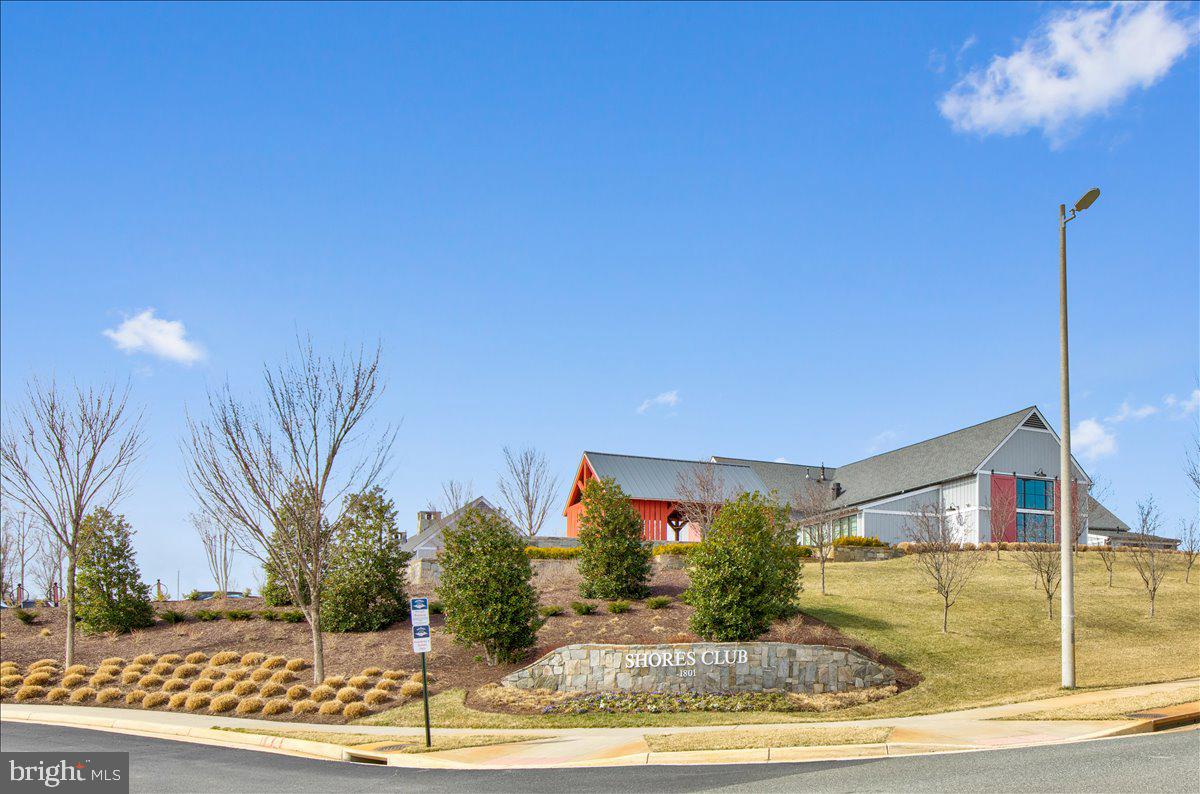 POTOMAC SHORES - Residential