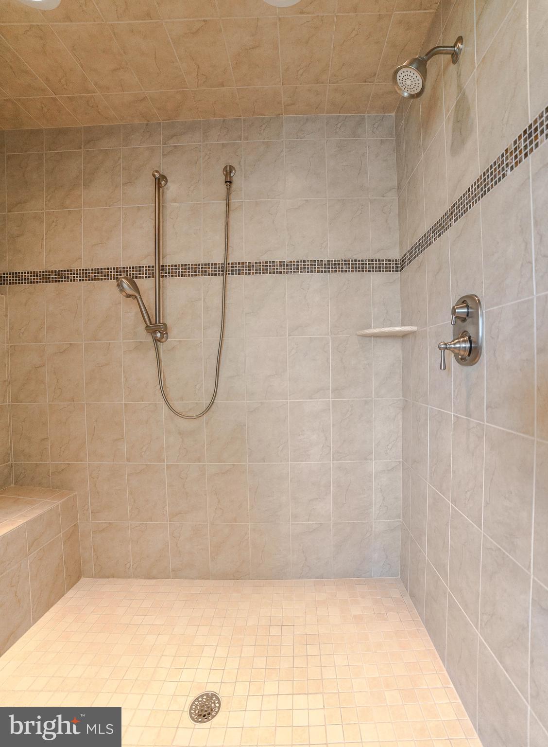 LEONARDS GRANT - Residential