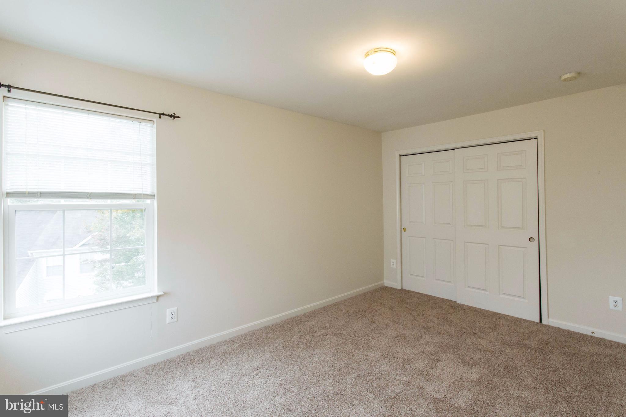 HAMPTON OAKS - Residential