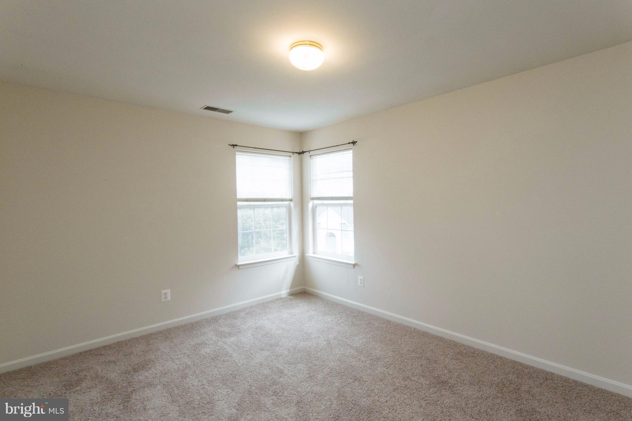 HAMPTON OAKS - Residential