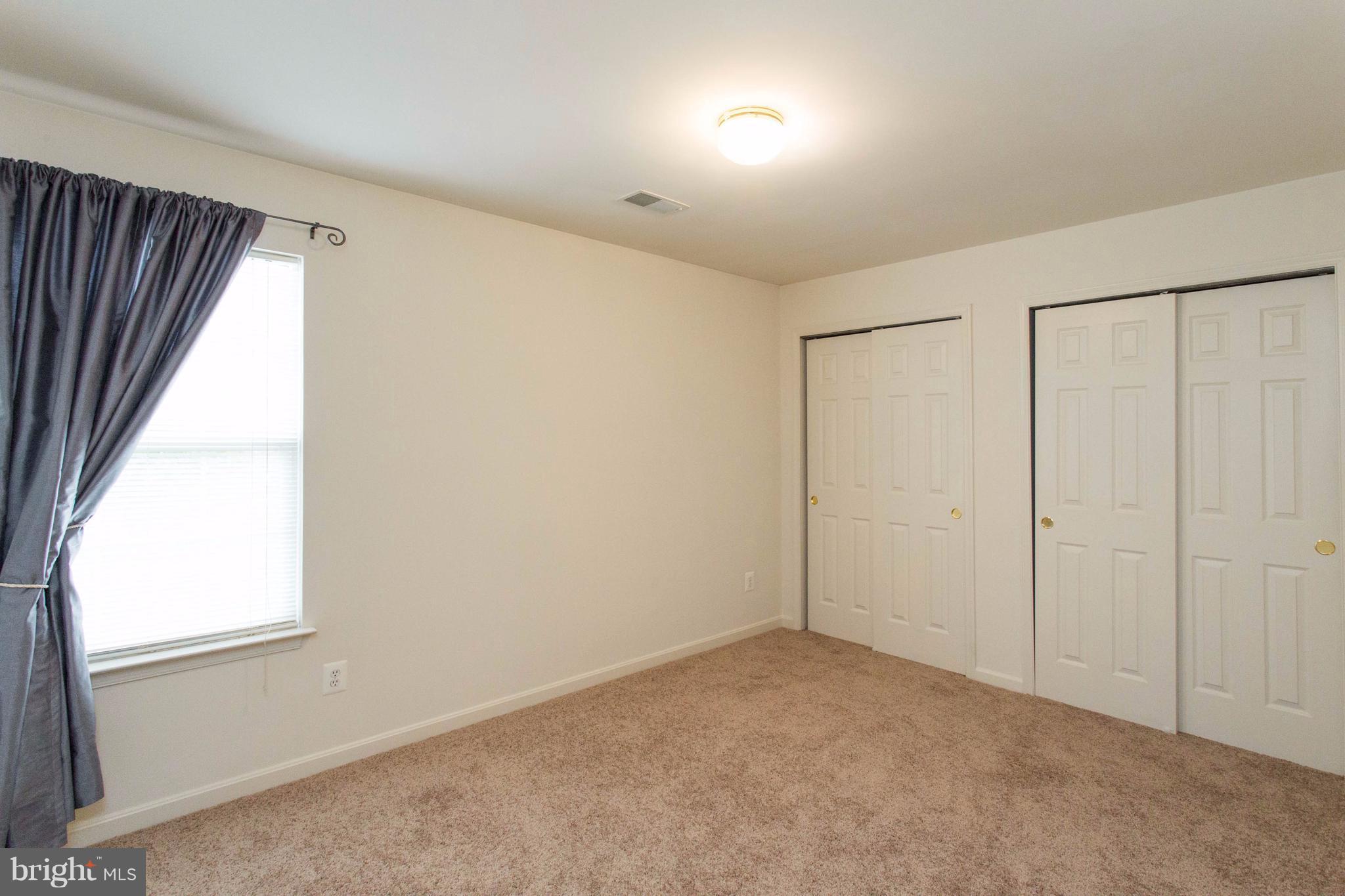 HAMPTON OAKS - Residential