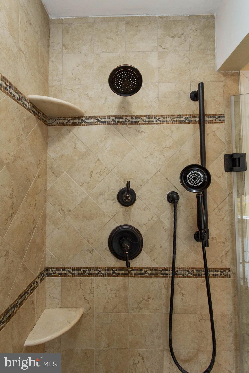 HAMPTON OAKS - Residential