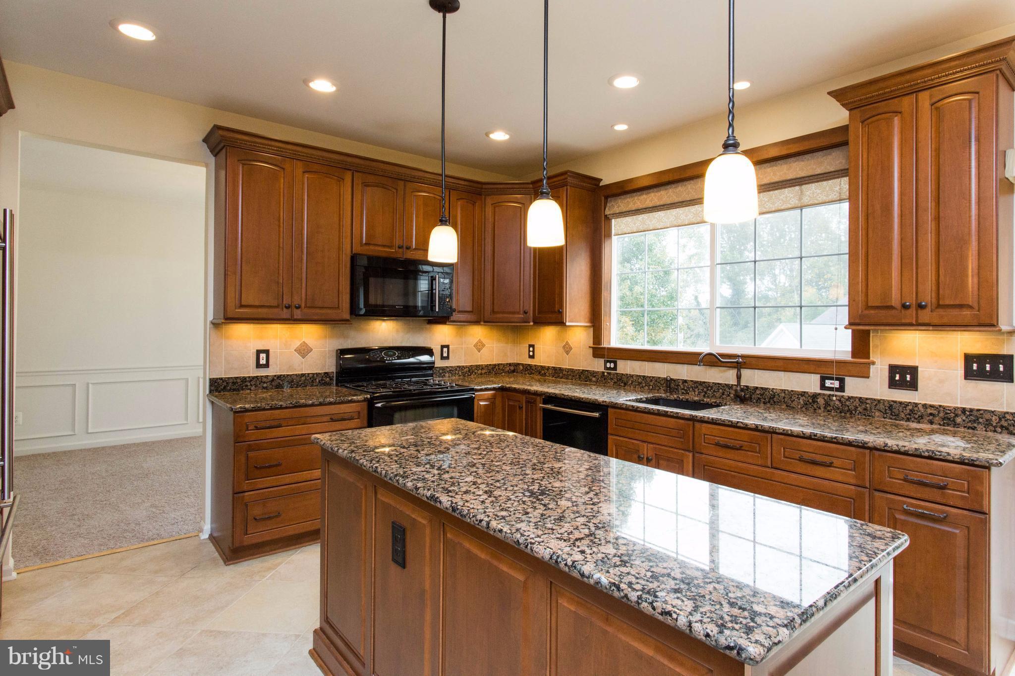 HAMPTON OAKS - Residential