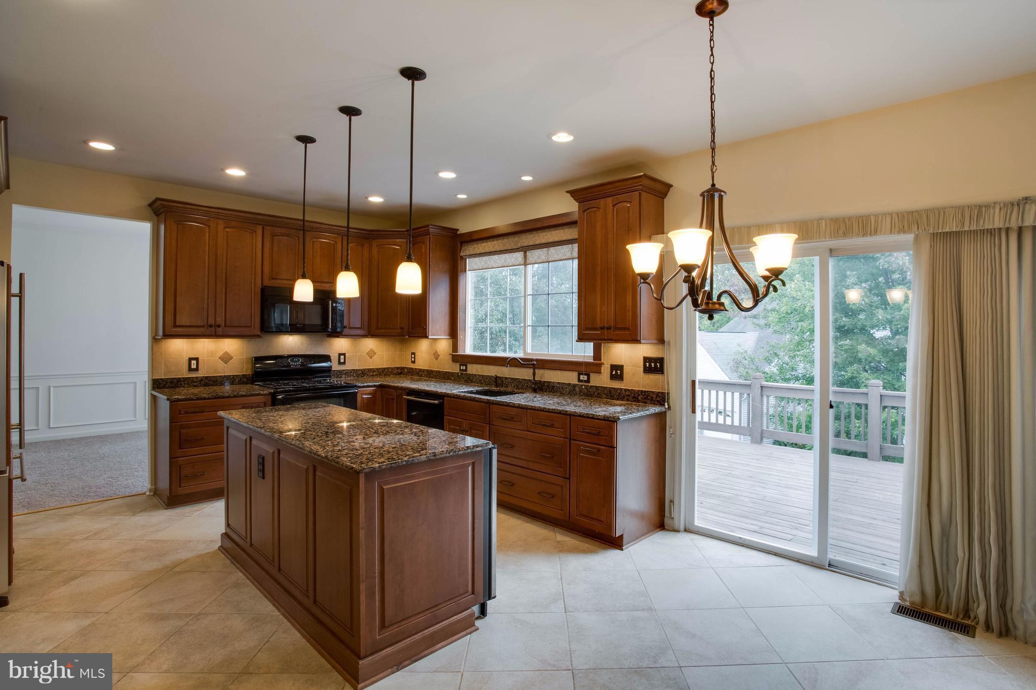 HAMPTON OAKS - Residential