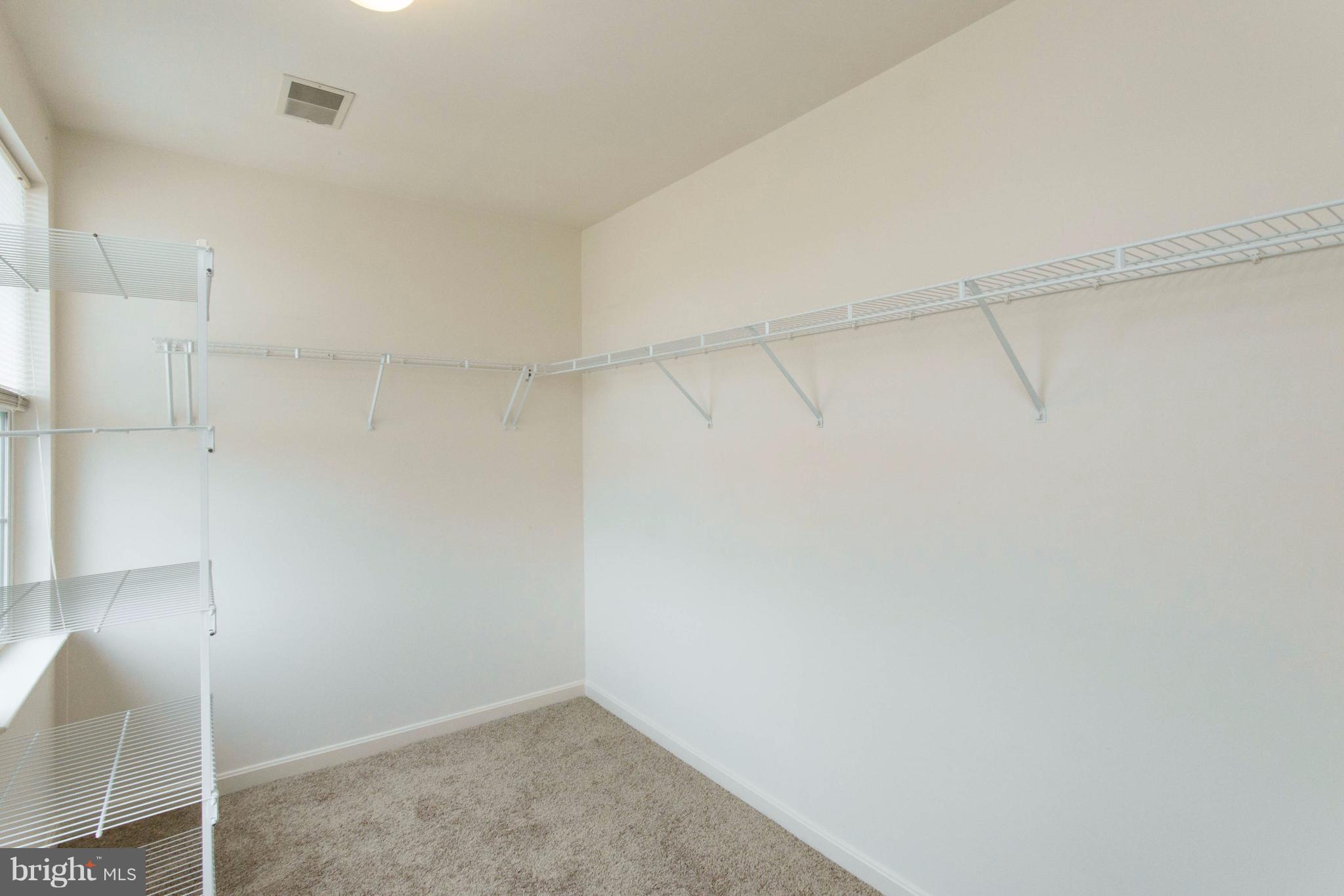 HAMPTON OAKS - Residential