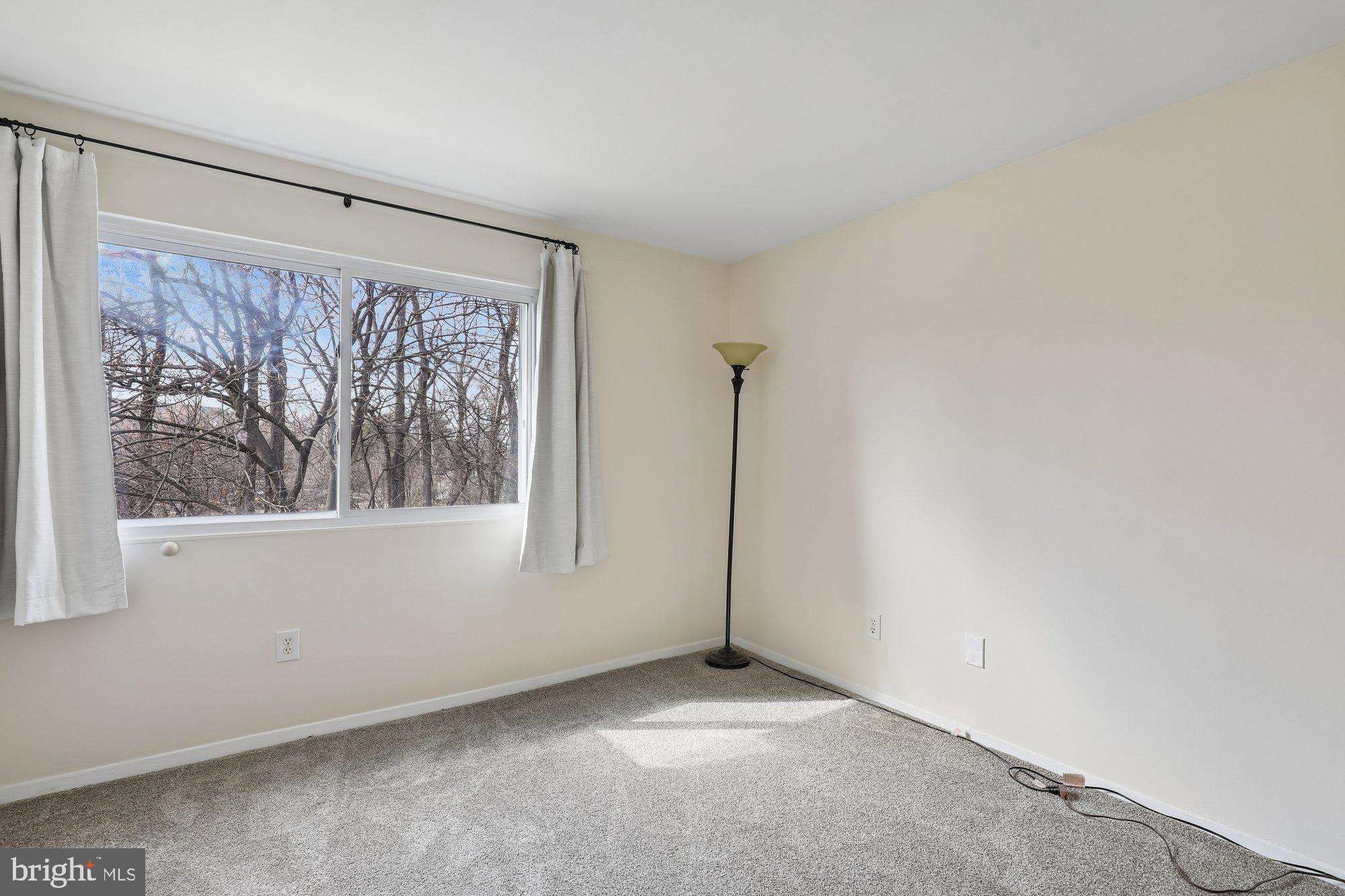 YORKTOWNE SQUARE - Residential