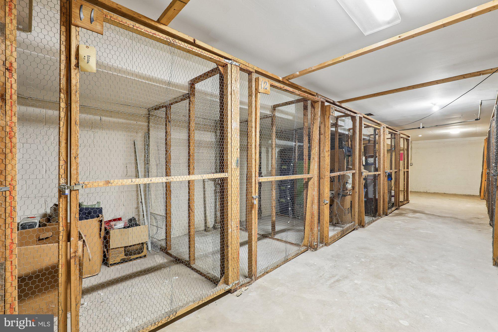 YORKTOWNE SQUARE - Residential