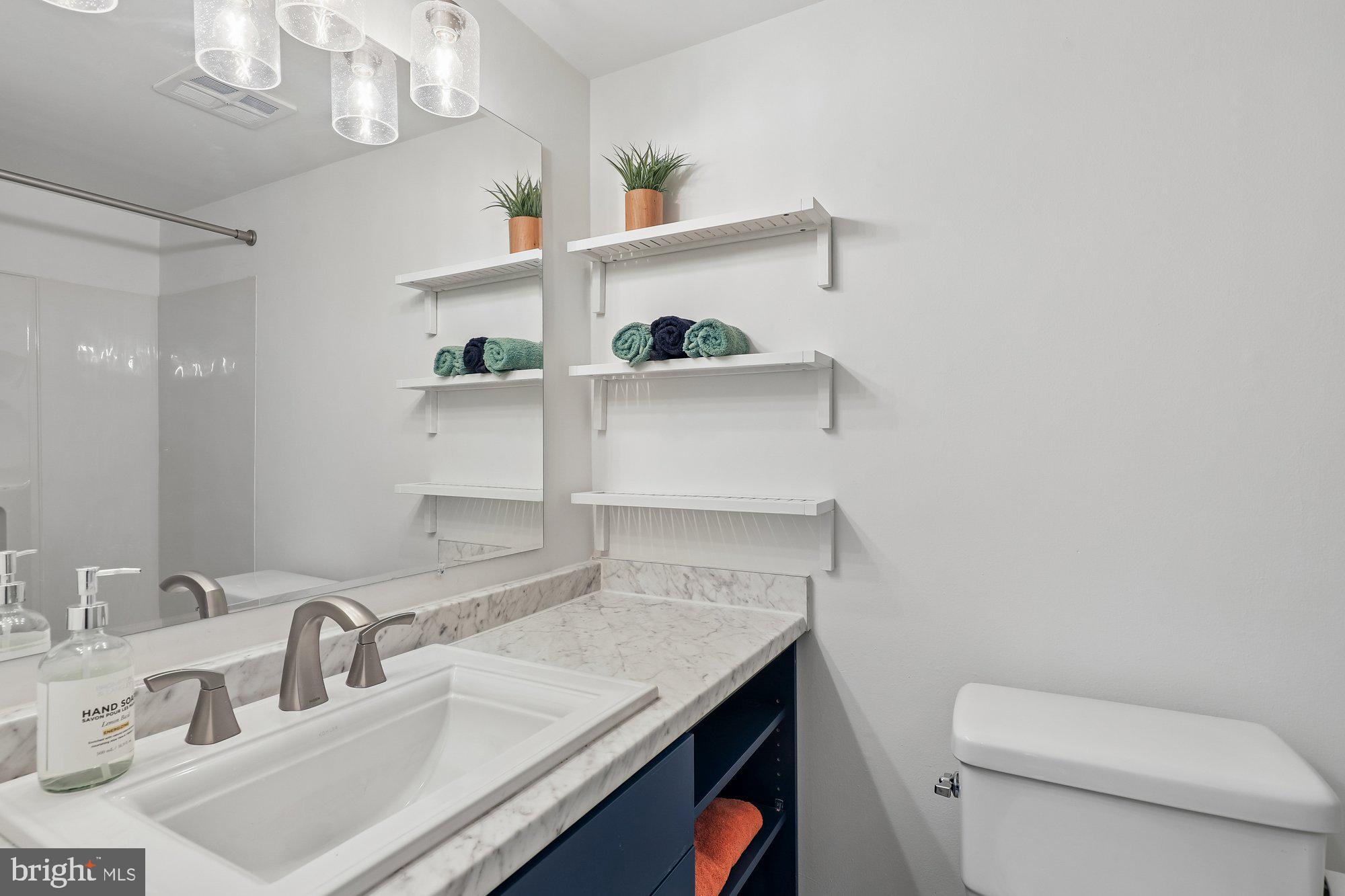 YORKTOWNE SQUARE - Residential