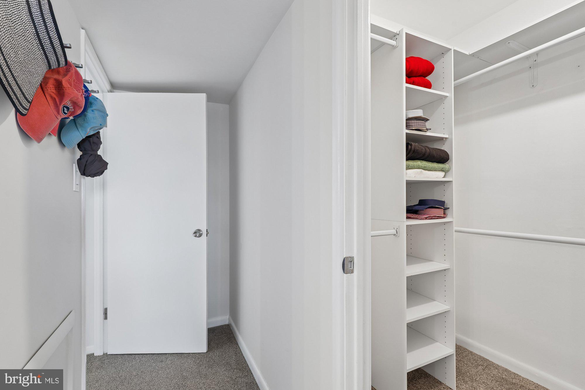 YORKTOWNE SQUARE - Residential