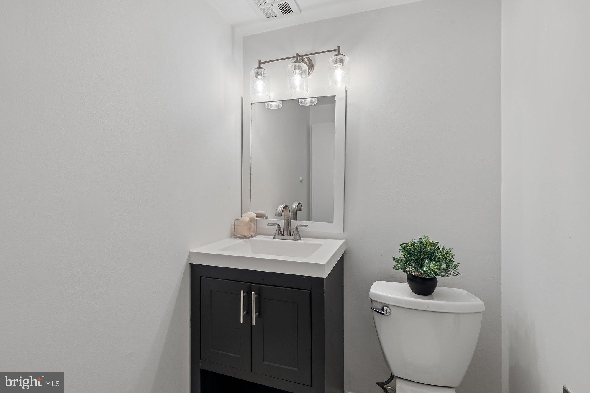 YORKTOWNE SQUARE - Residential