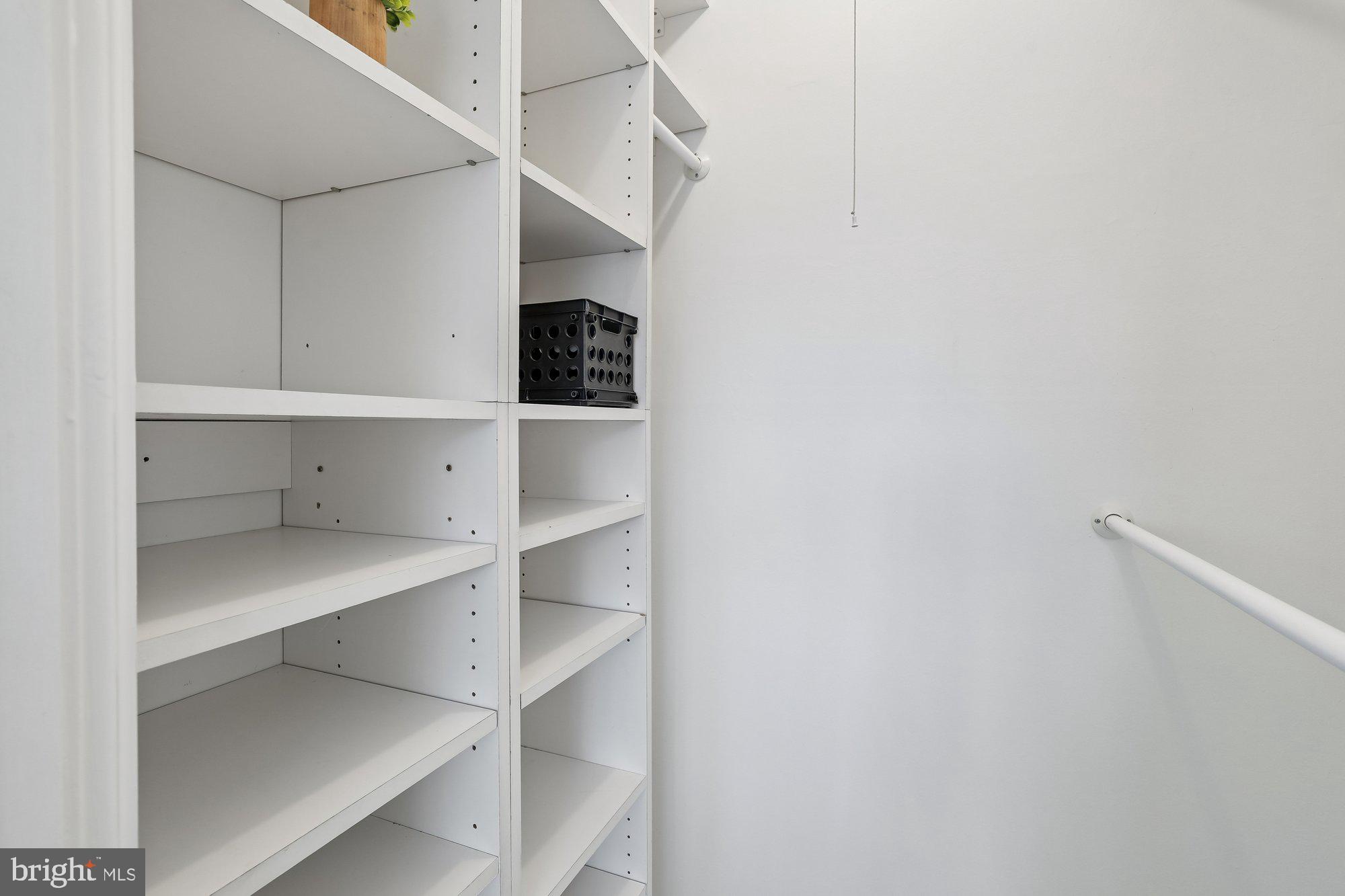 YORKTOWNE SQUARE - Residential