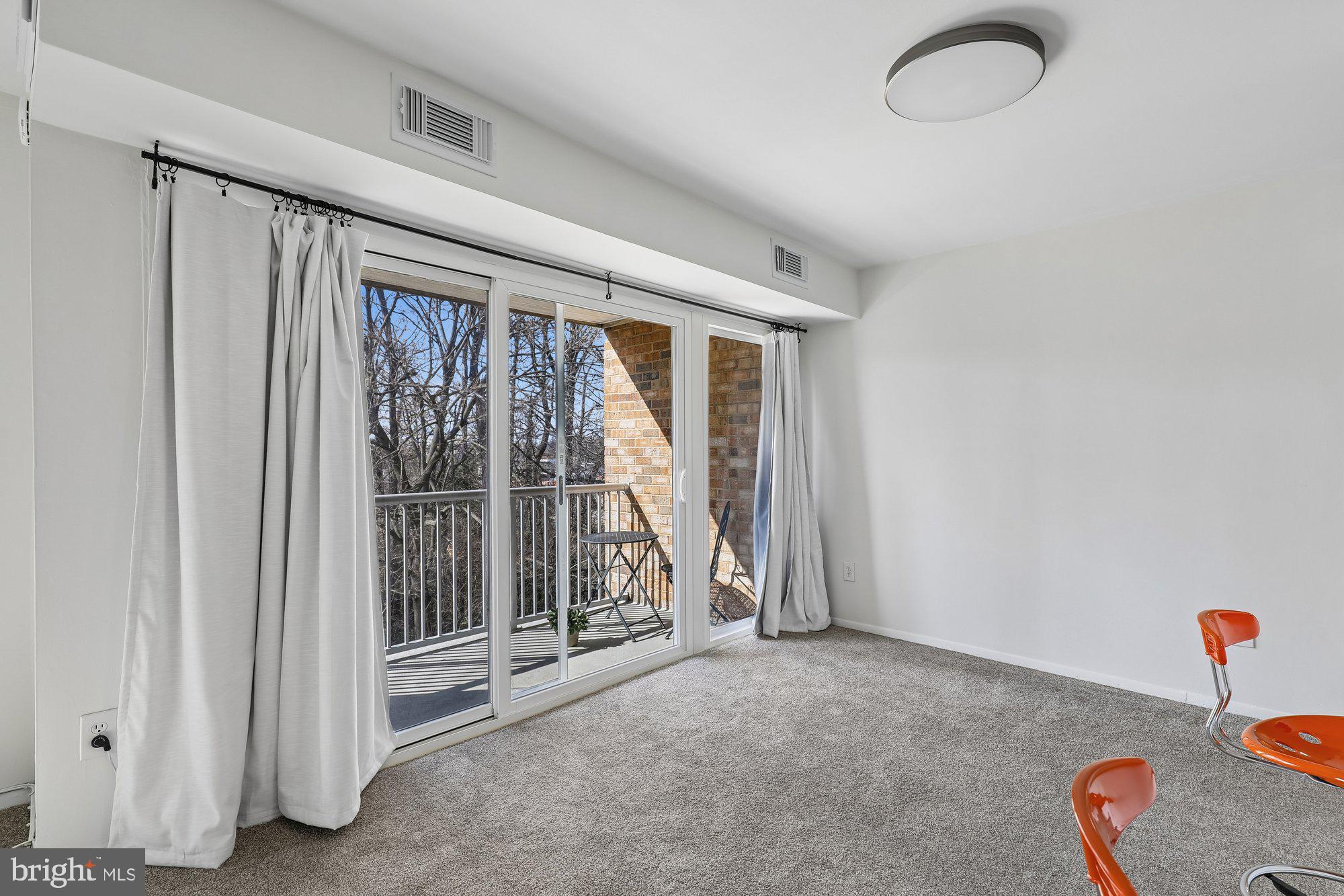 YORKTOWNE SQUARE - Residential