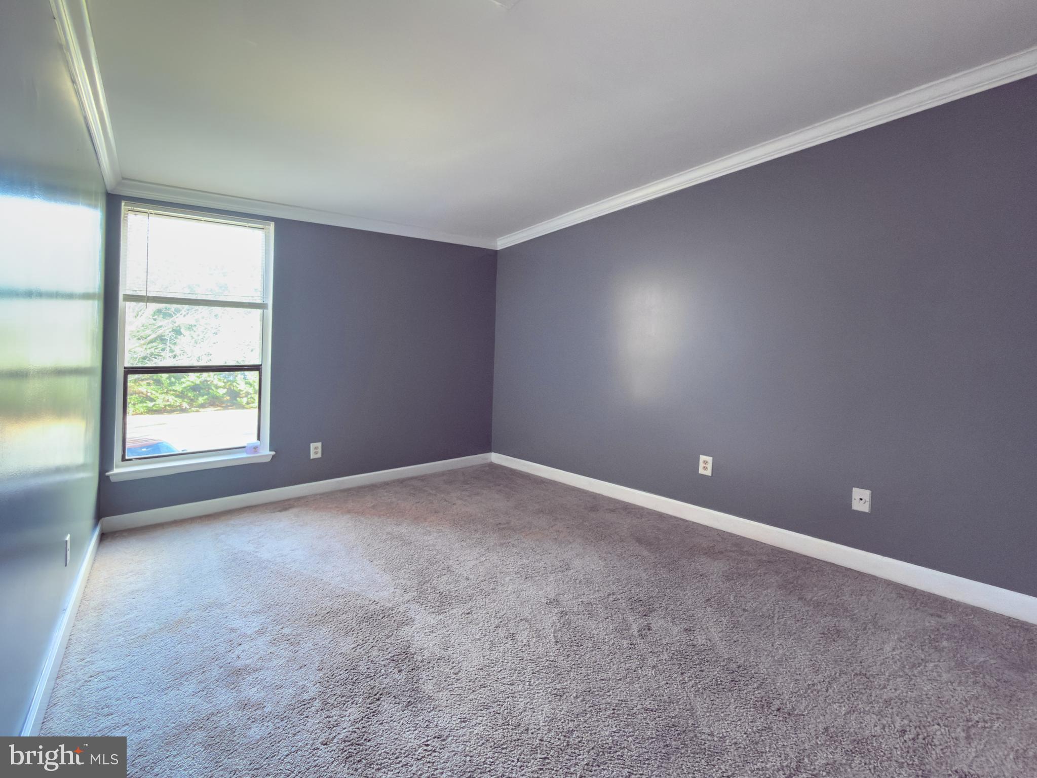 HUNTLEY SQUARE CONDOMINIUMS - Residential