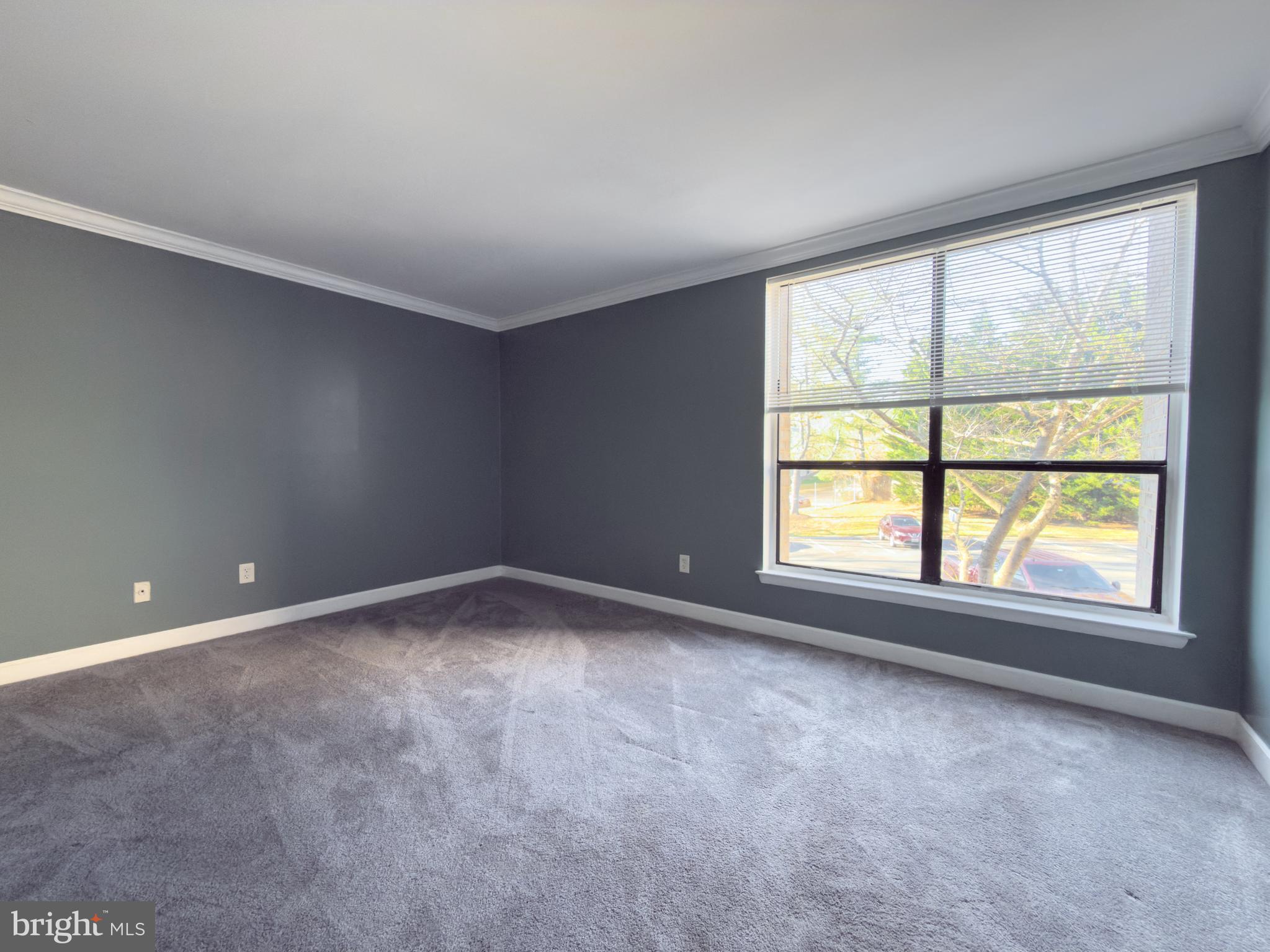 HUNTLEY SQUARE CONDOMINIUMS - Residential