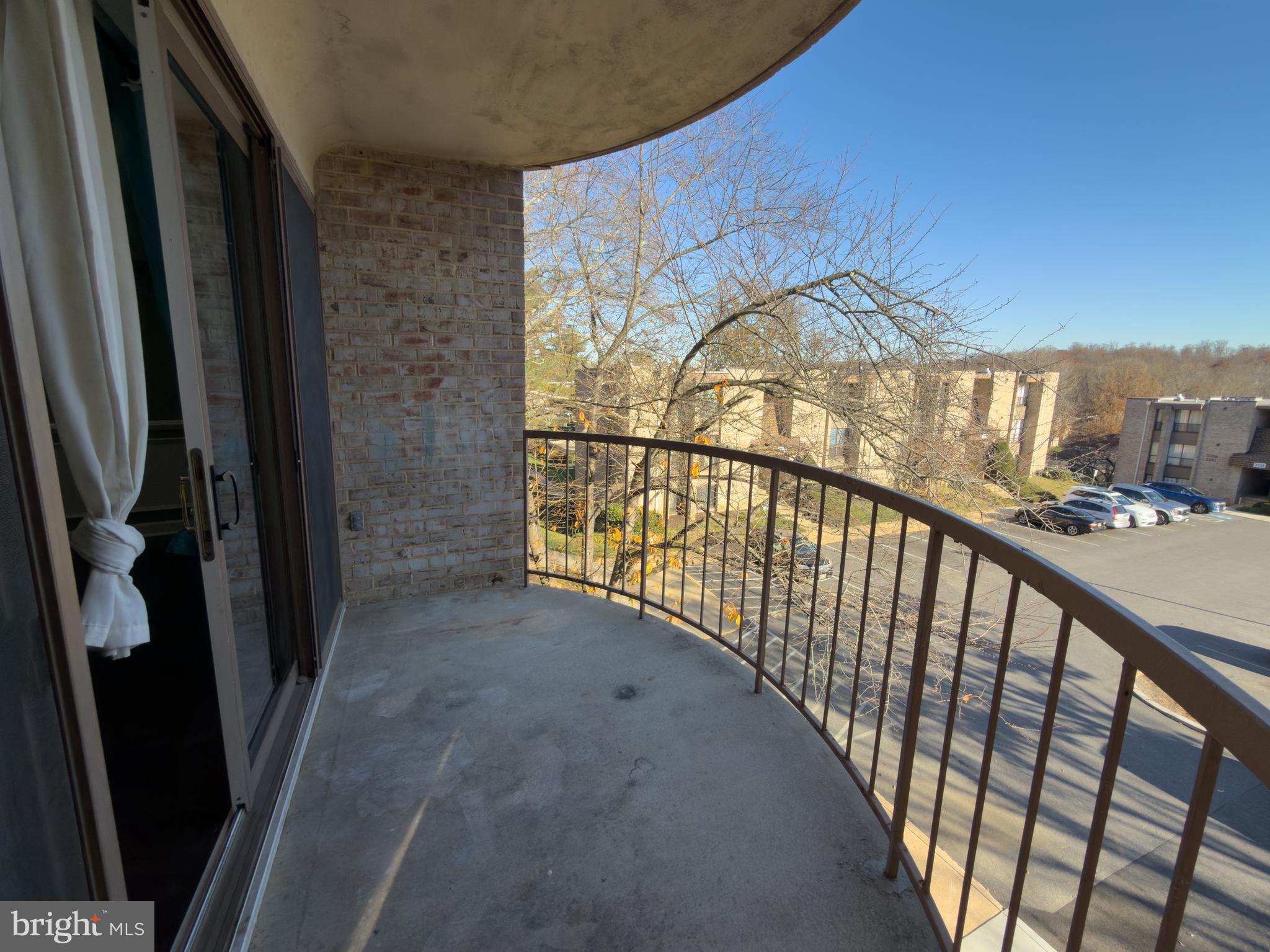 HUNTLEY SQUARE CONDOMINIUMS - Residential