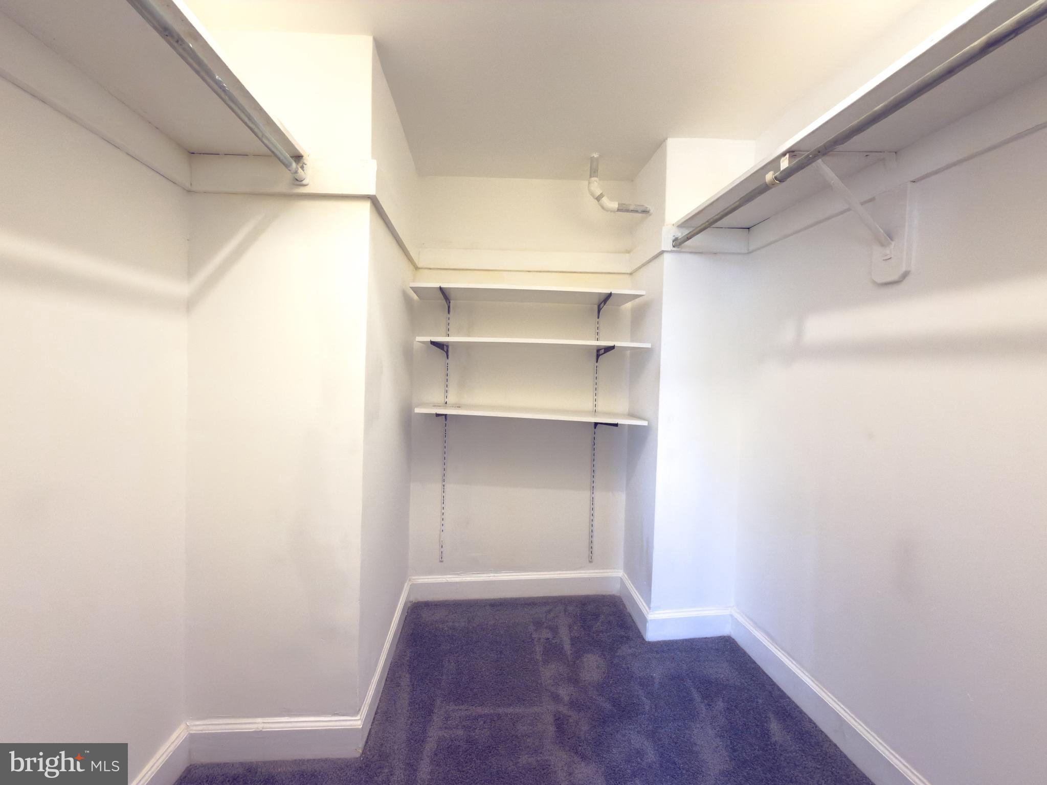 HUNTLEY SQUARE CONDOMINIUMS - Residential