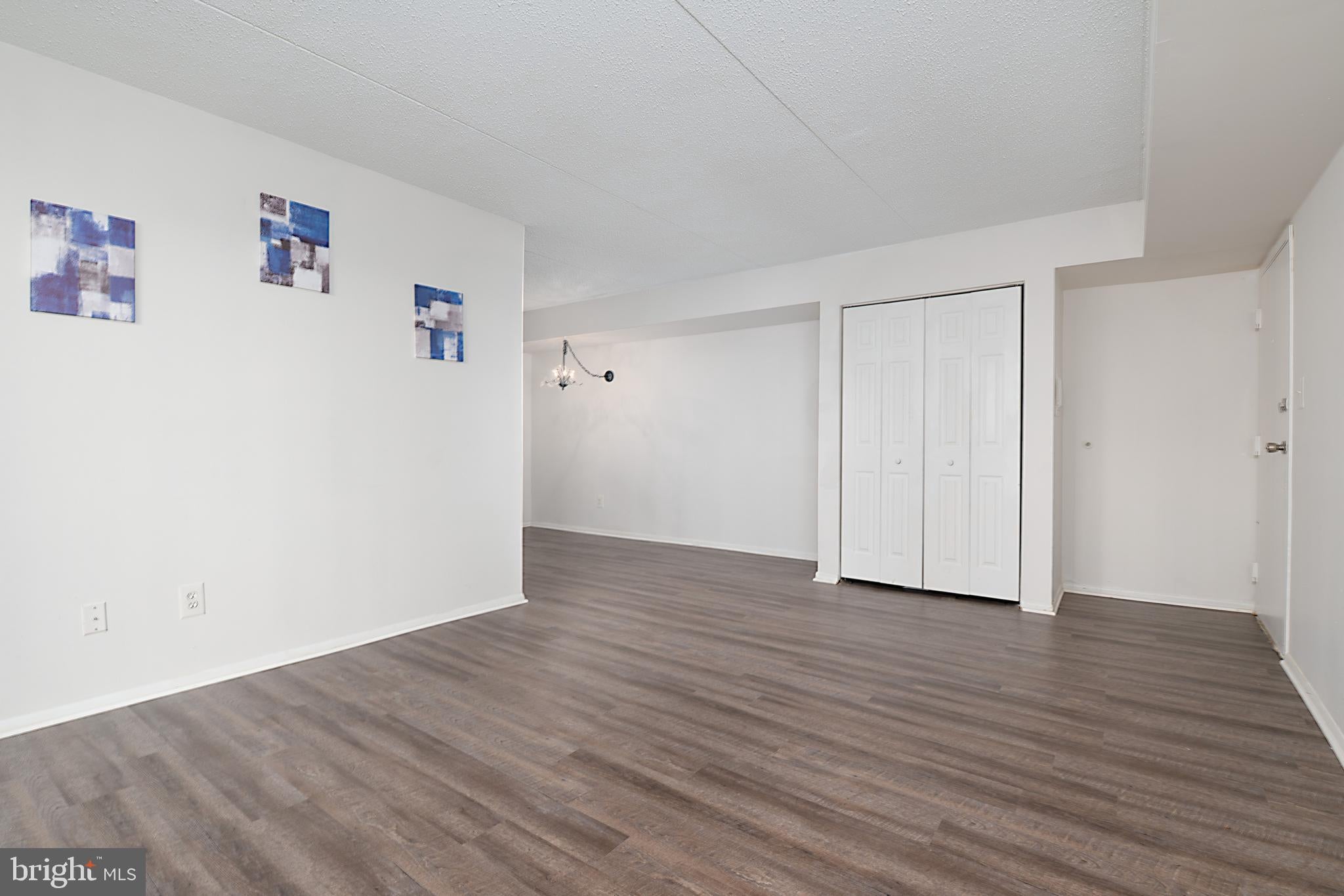 812 GOVERNOR CIRCLE 812