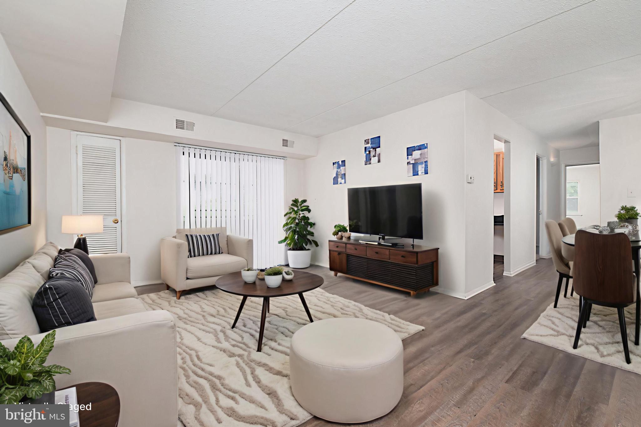 812 GOVERNOR CIRCLE 812