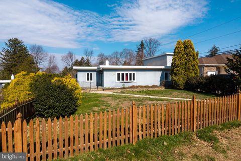 8101 DOUGLAS ROAD GLENSIDE PA 19038