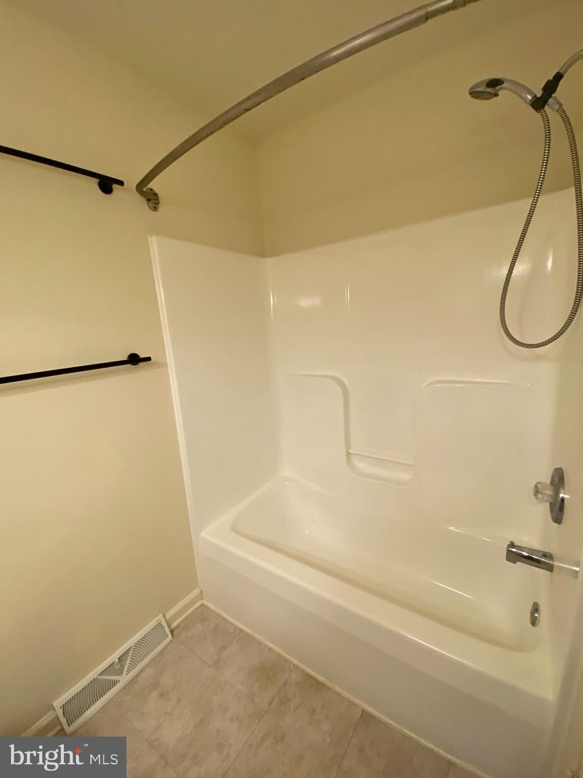 GEORGETOWN SQUARE - Residential Lease