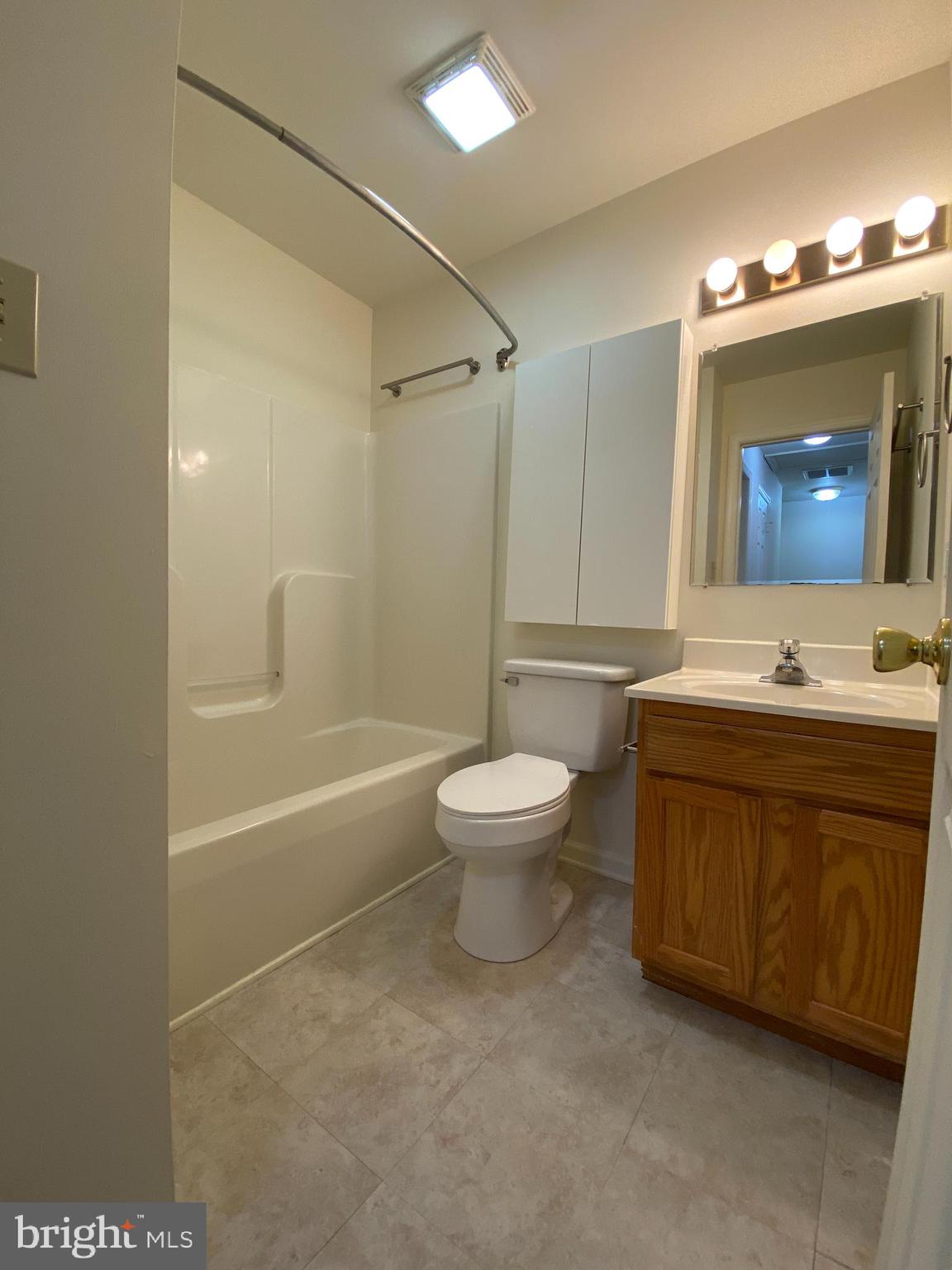 GEORGETOWN SQUARE - Residential Lease