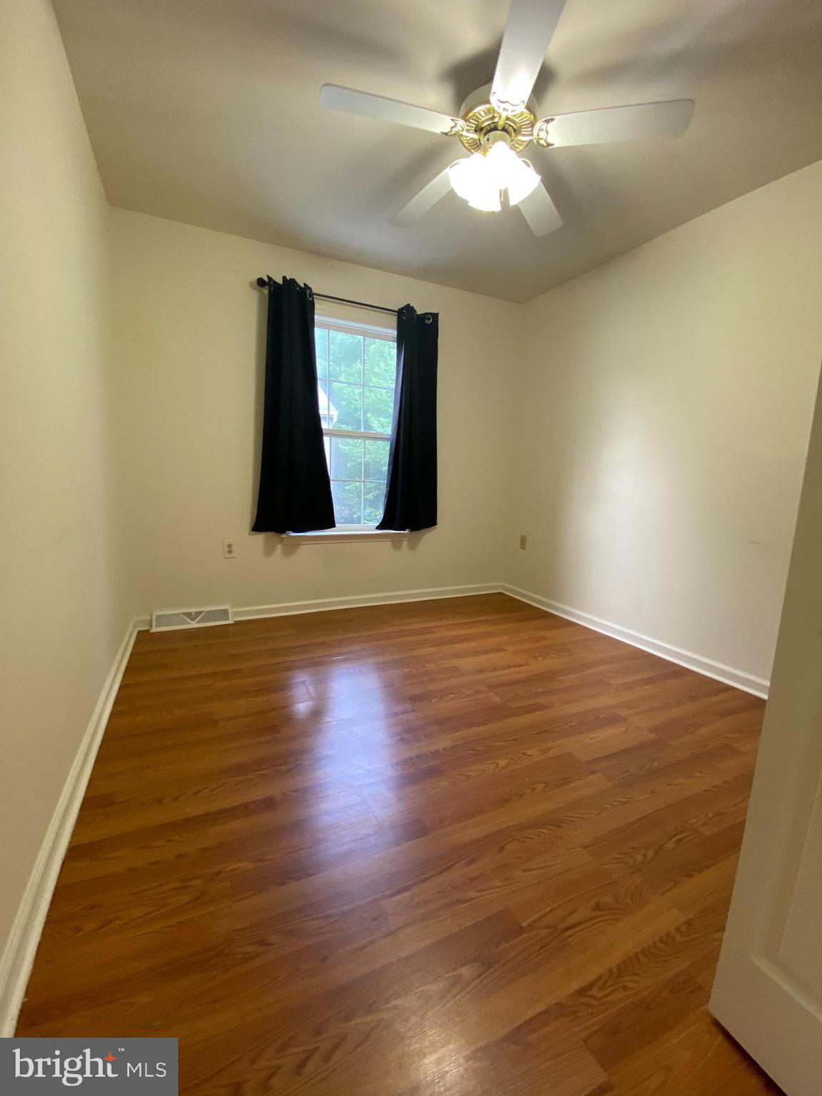 GEORGETOWN SQUARE - Residential Lease