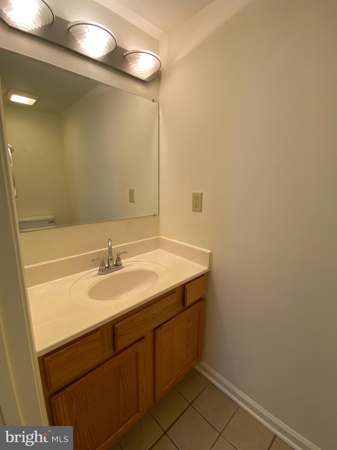 GEORGETOWN SQUARE - Residential Lease