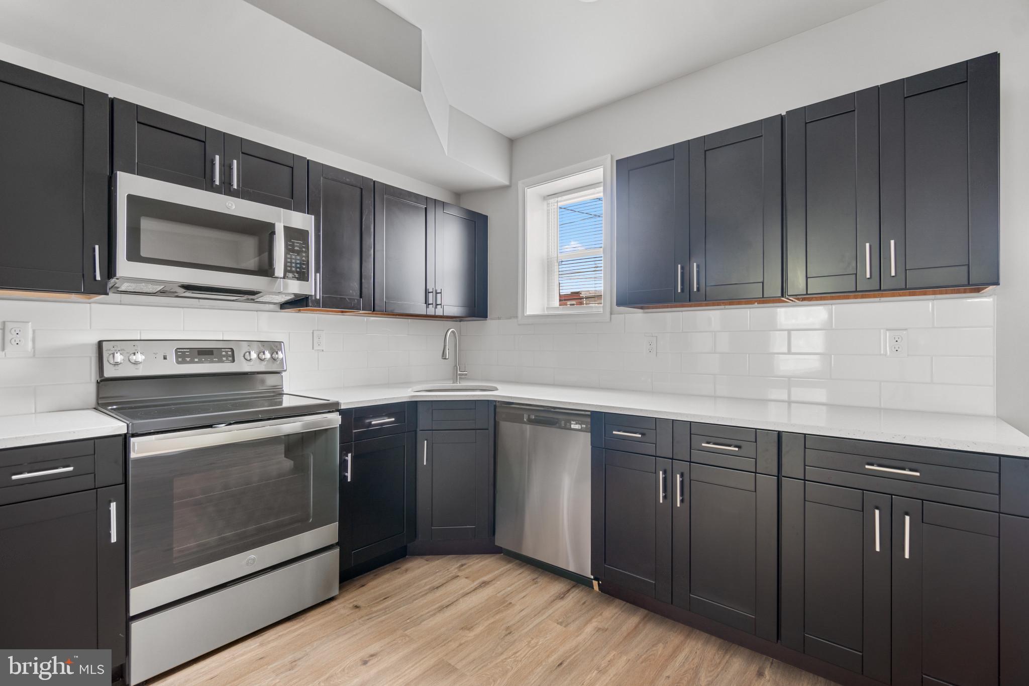 ELLWOOD PARK - Residential Lease