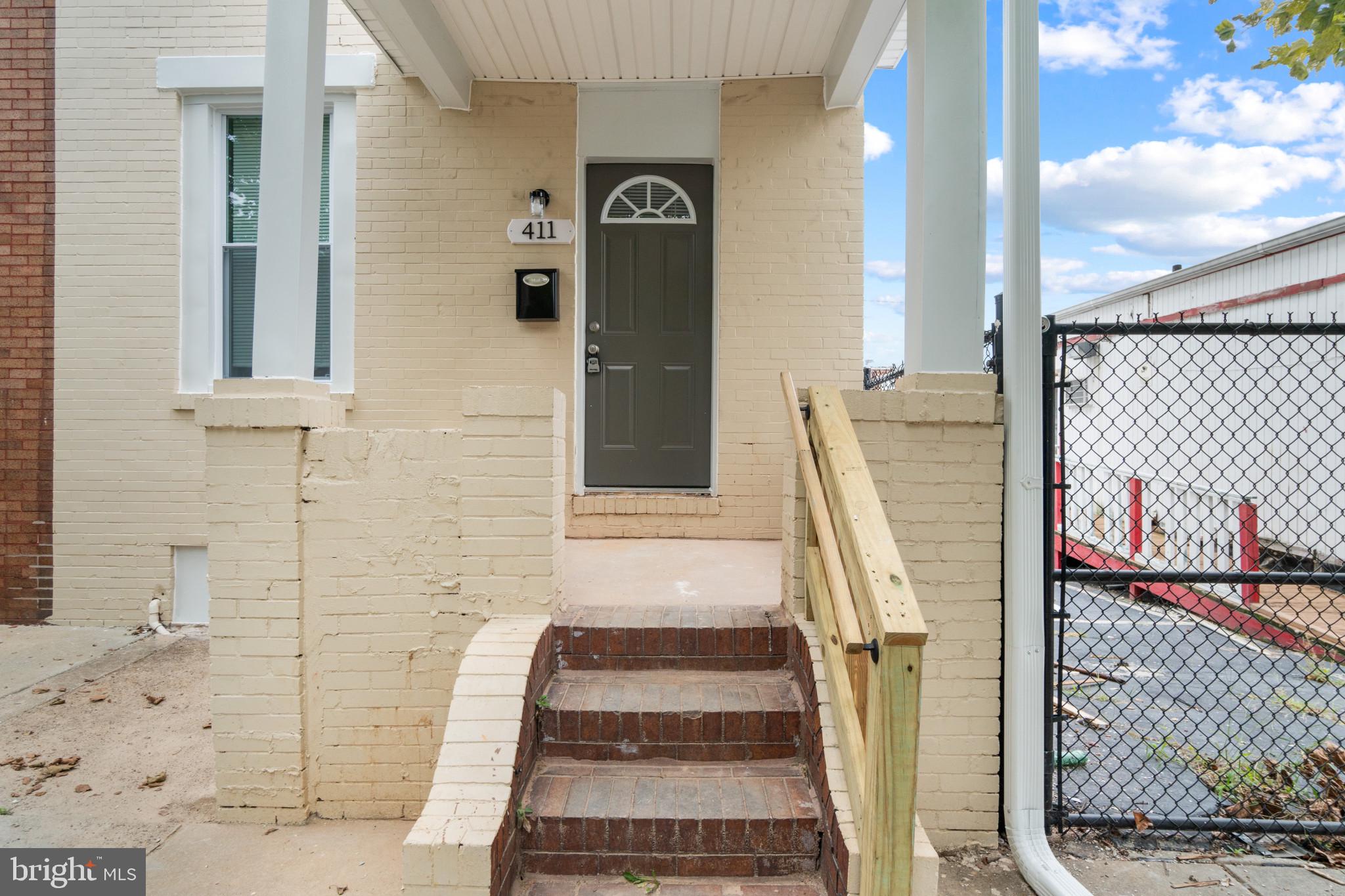 ELLWOOD PARK - Residential Lease