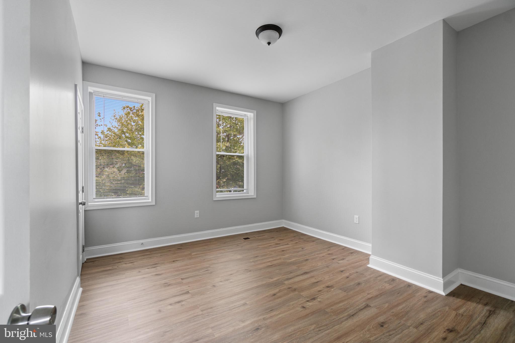 ELLWOOD PARK - Residential Lease