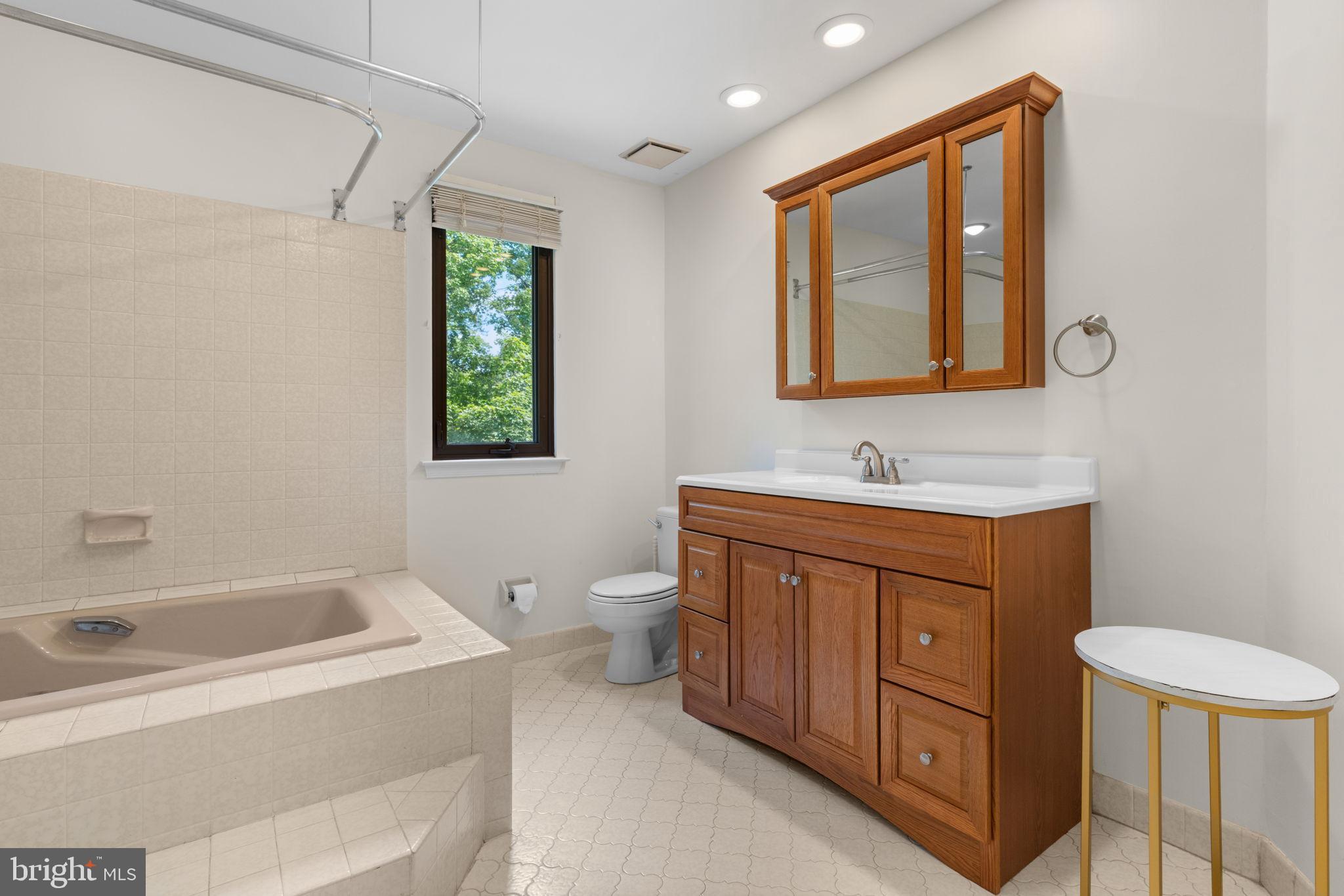 HEADLEY TRACE - Residential