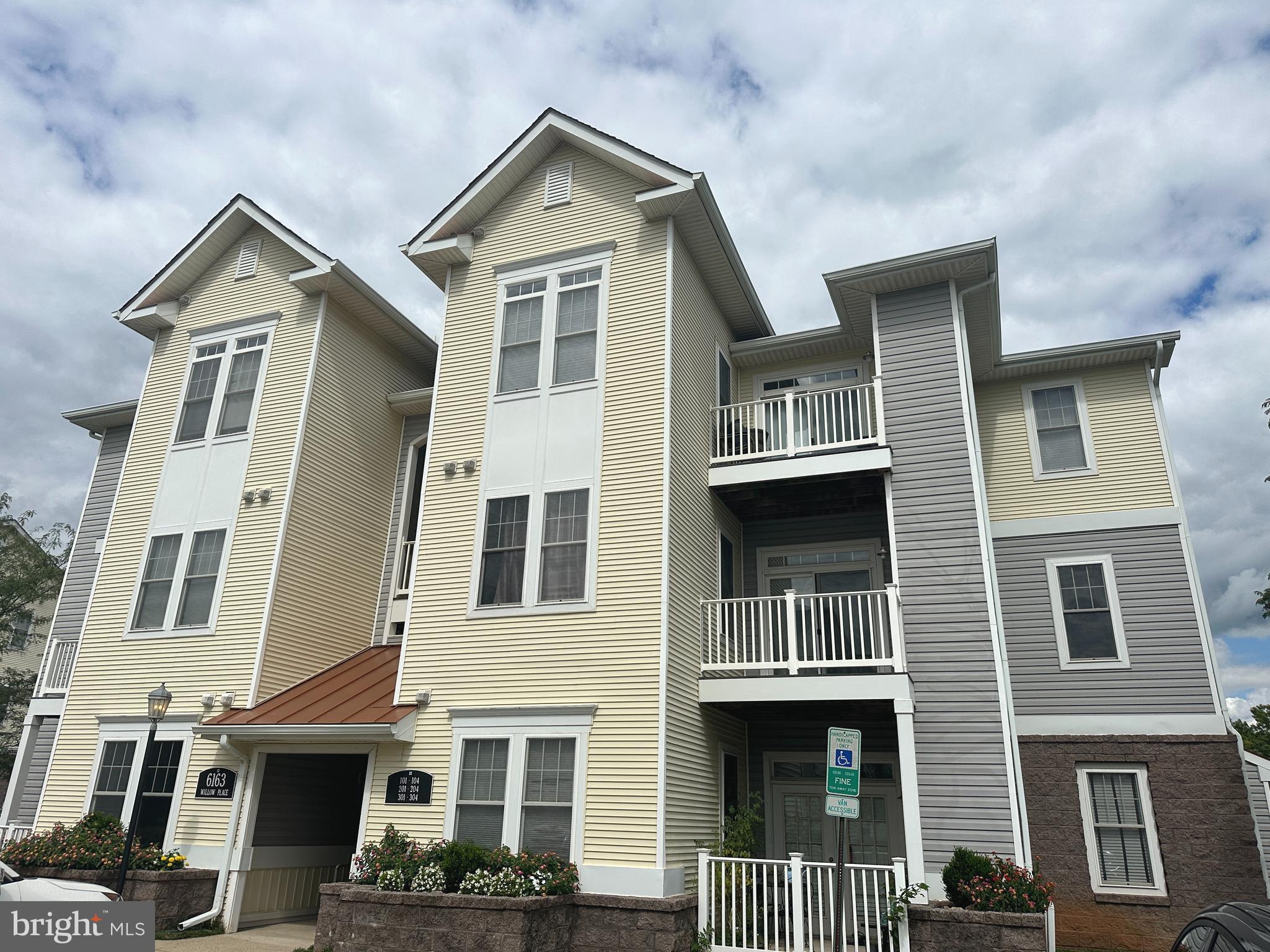 WAVERLY STATION - Residential Lease