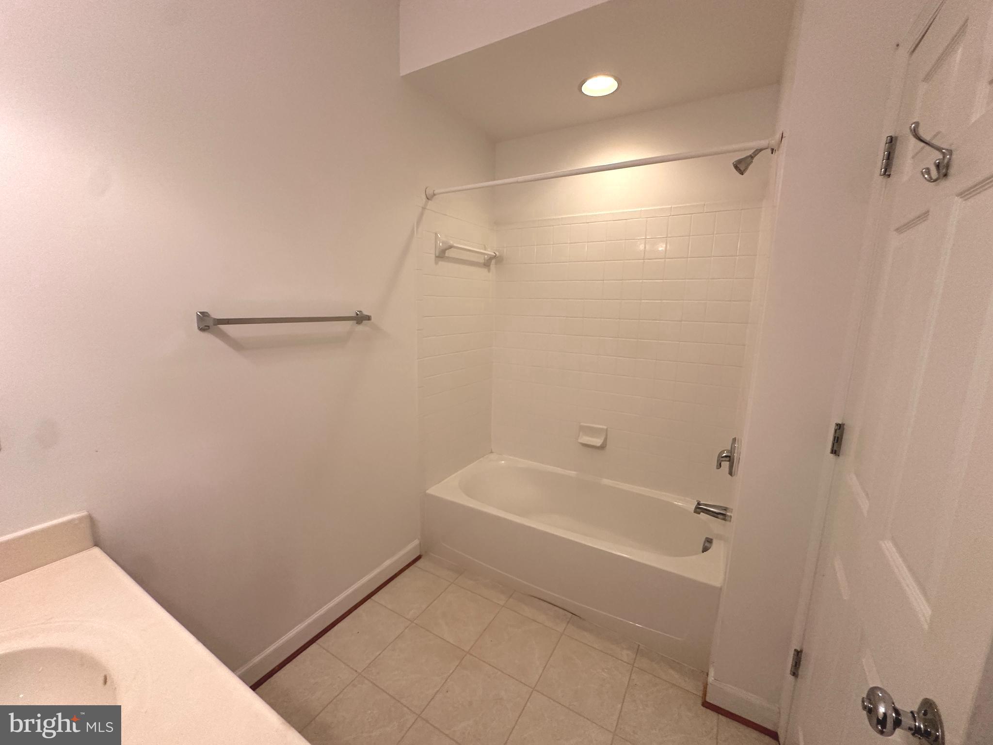 WAVERLY STATION - Residential Lease