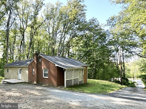 Photo of 3615 Floral Park Road, BRANDYWINE, MD 20613 (MLS # MDPG2203198)