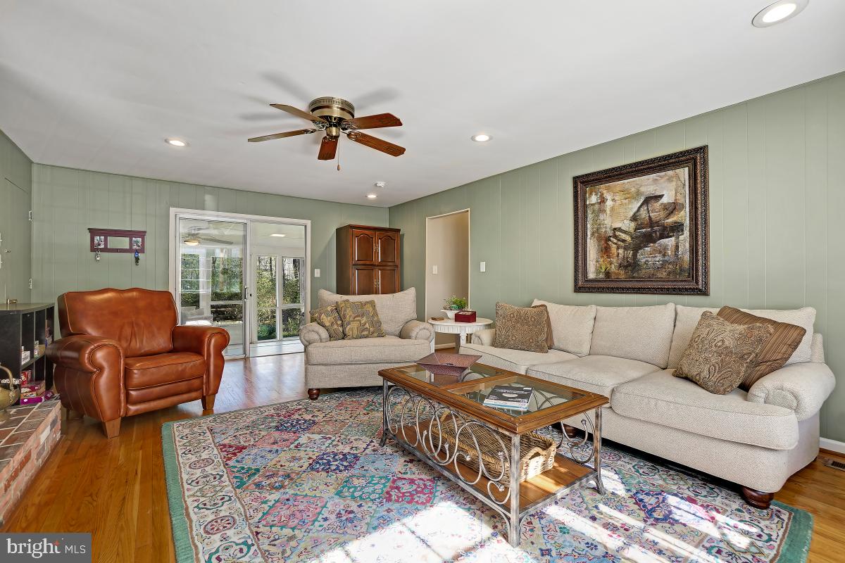 RESTON - Residential