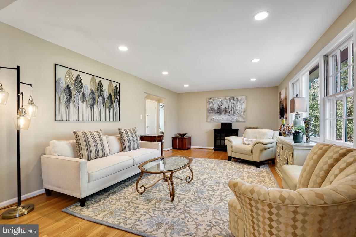 RESTON - Residential