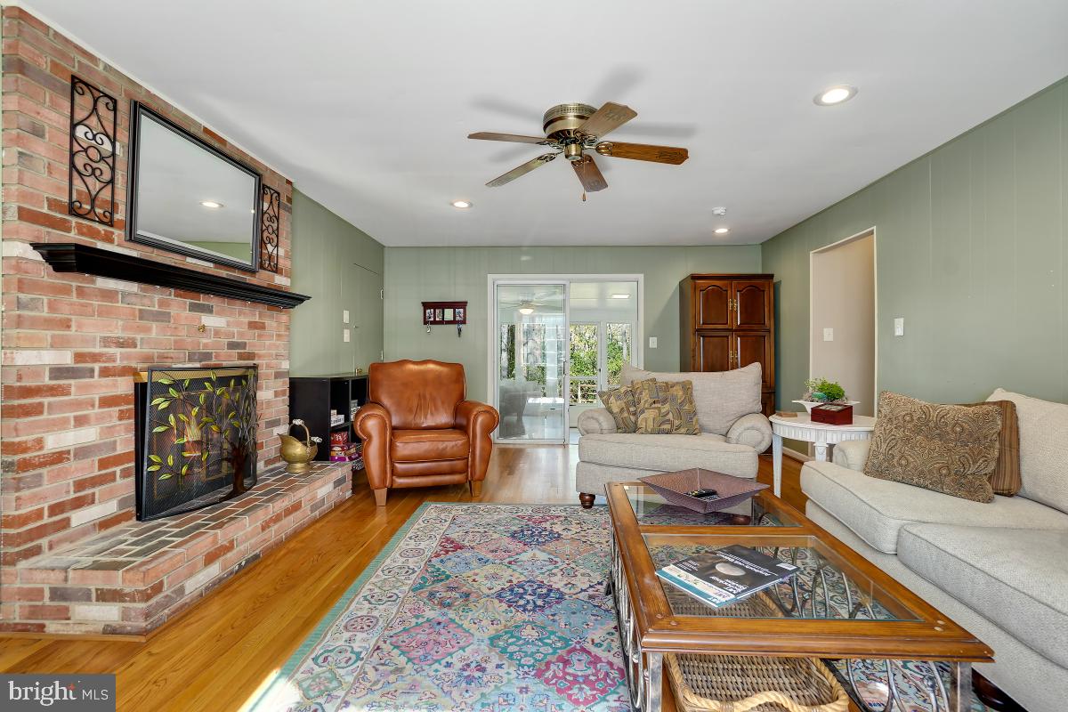 RESTON - Residential